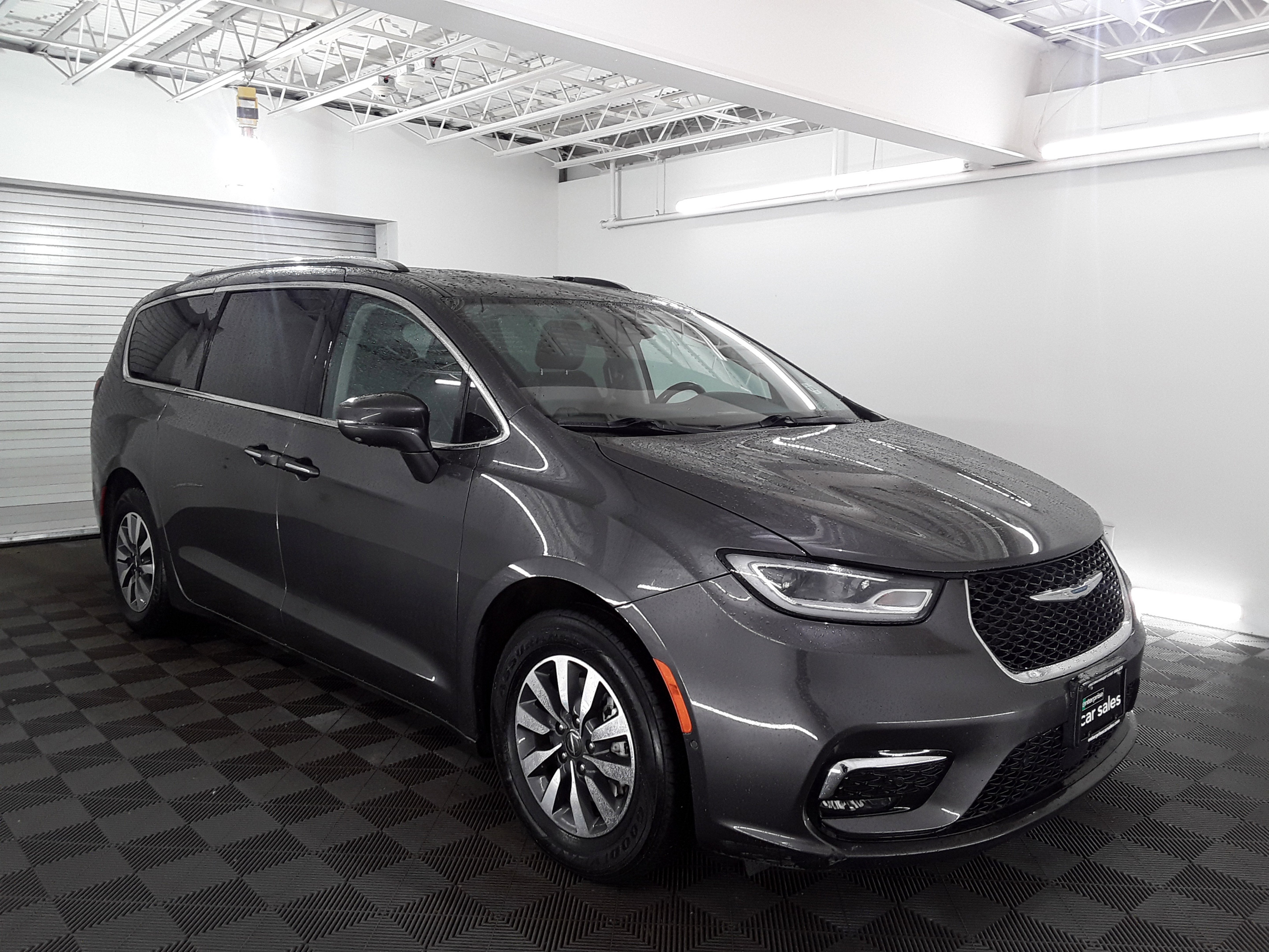2021 Chrysler Pacifica Hybrid Touring L FWD