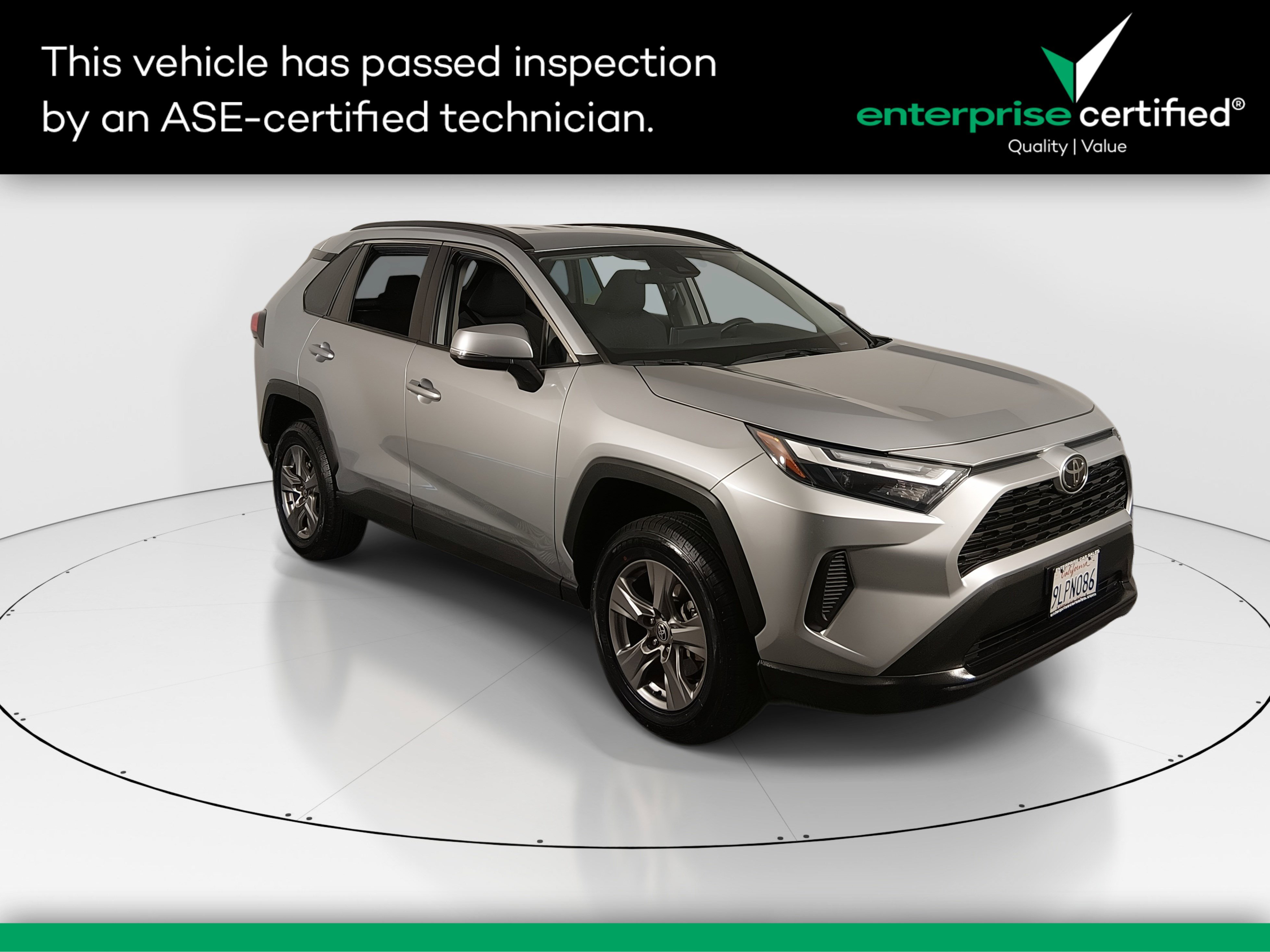 2024 Toyota RAV4 XLE's photo