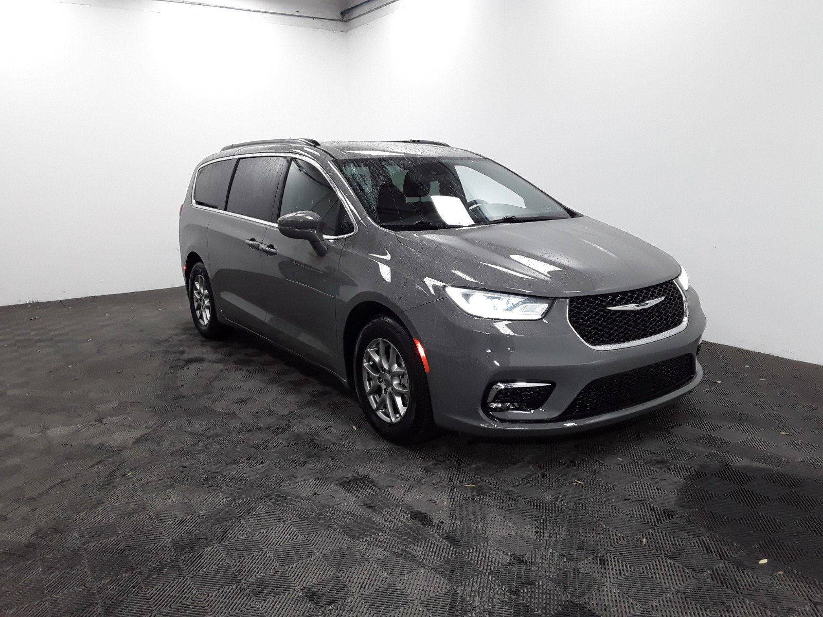 2022 Chrysler Pacifica Touring FWD