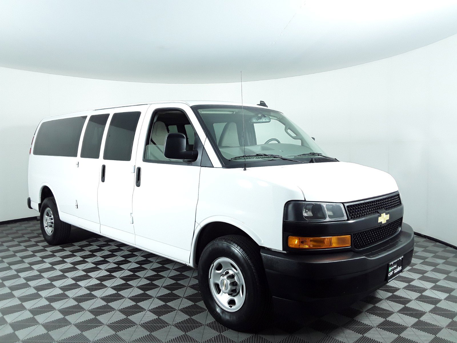 2023 Chevrolet Express Passenger RWD 3500 155