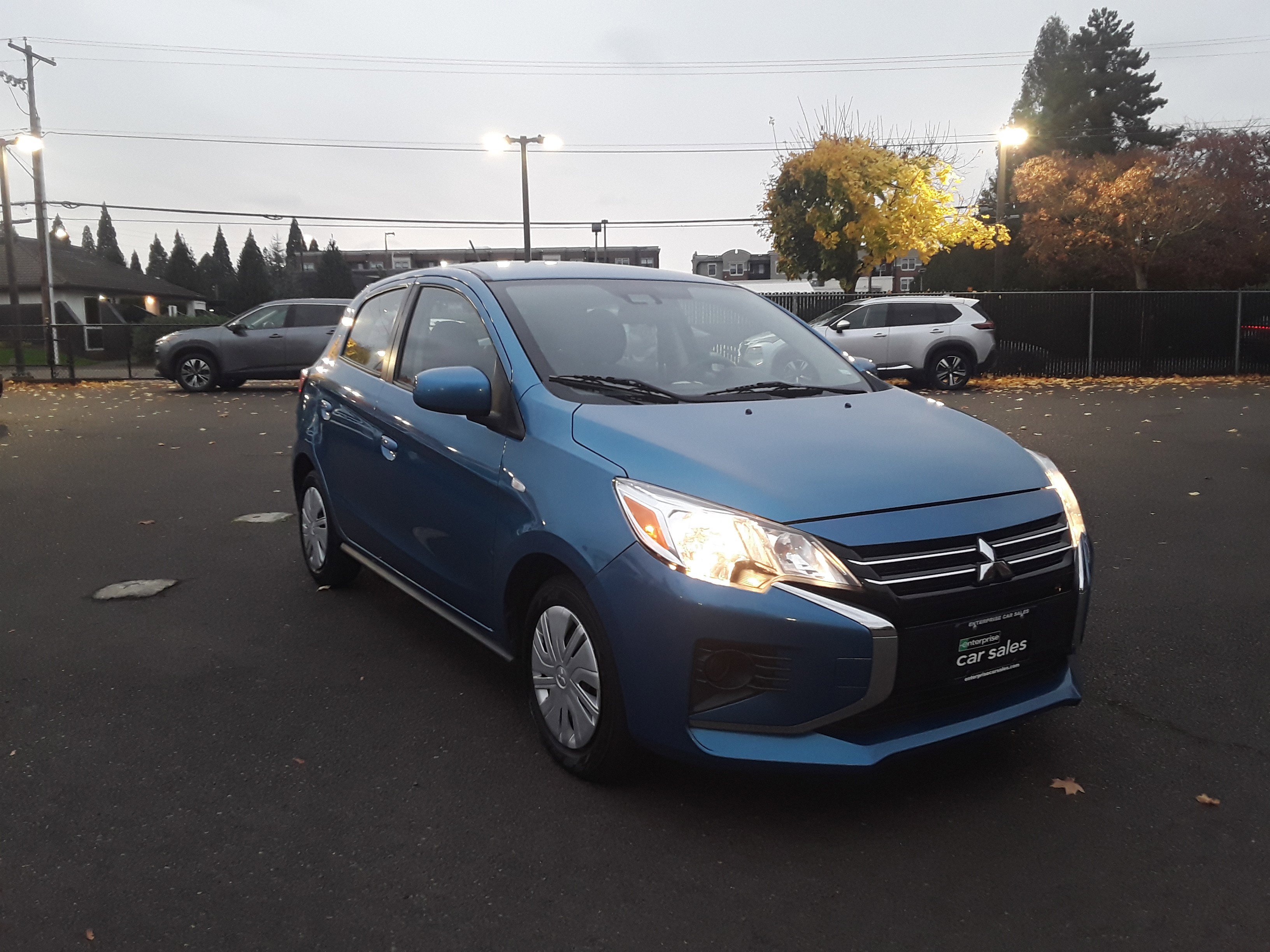 2022 Mitsubishi Mirage ES's photo