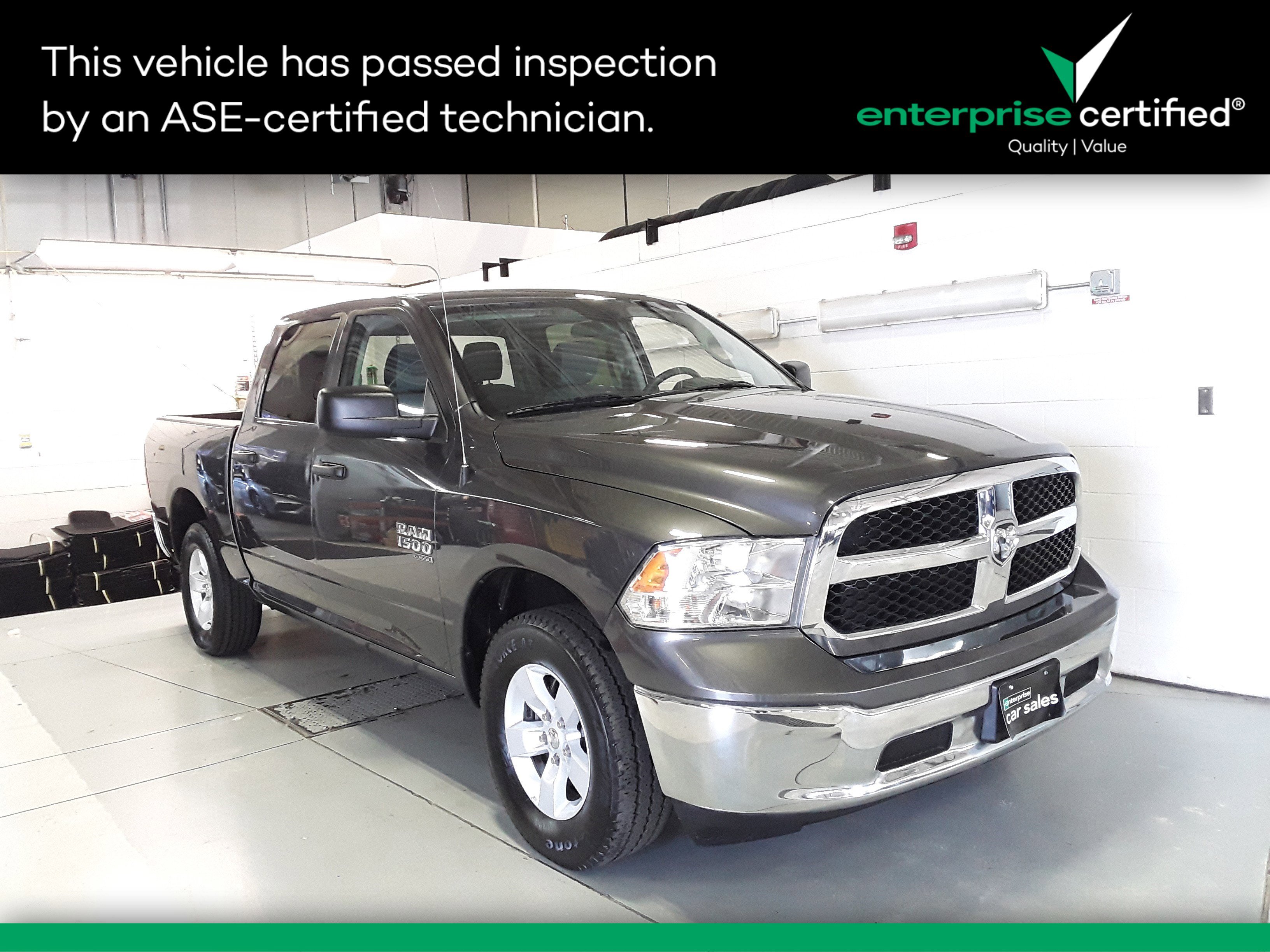 2022 Ram 1500 Classic SLT 4x4 Crew Cab 5'7