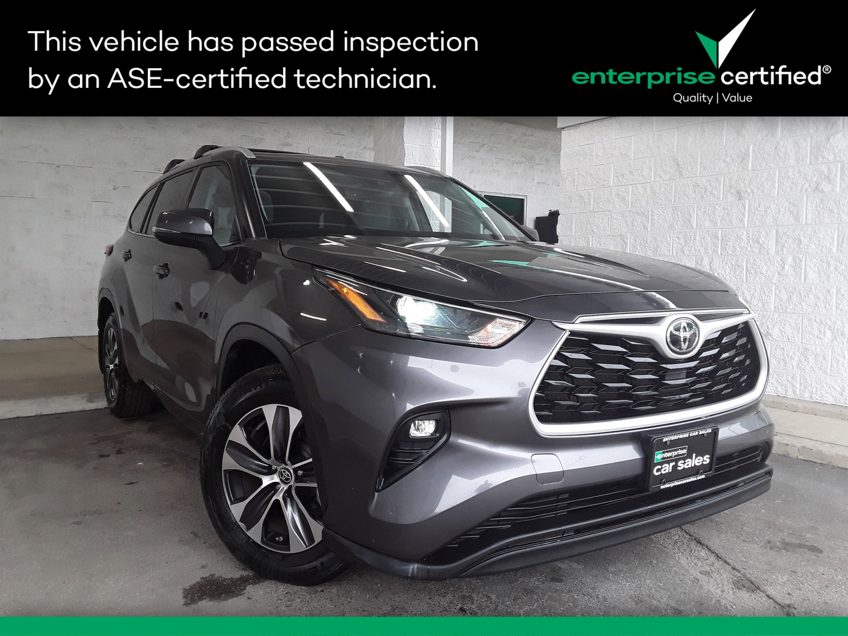 2022 Toyota Highlander XLE's photo