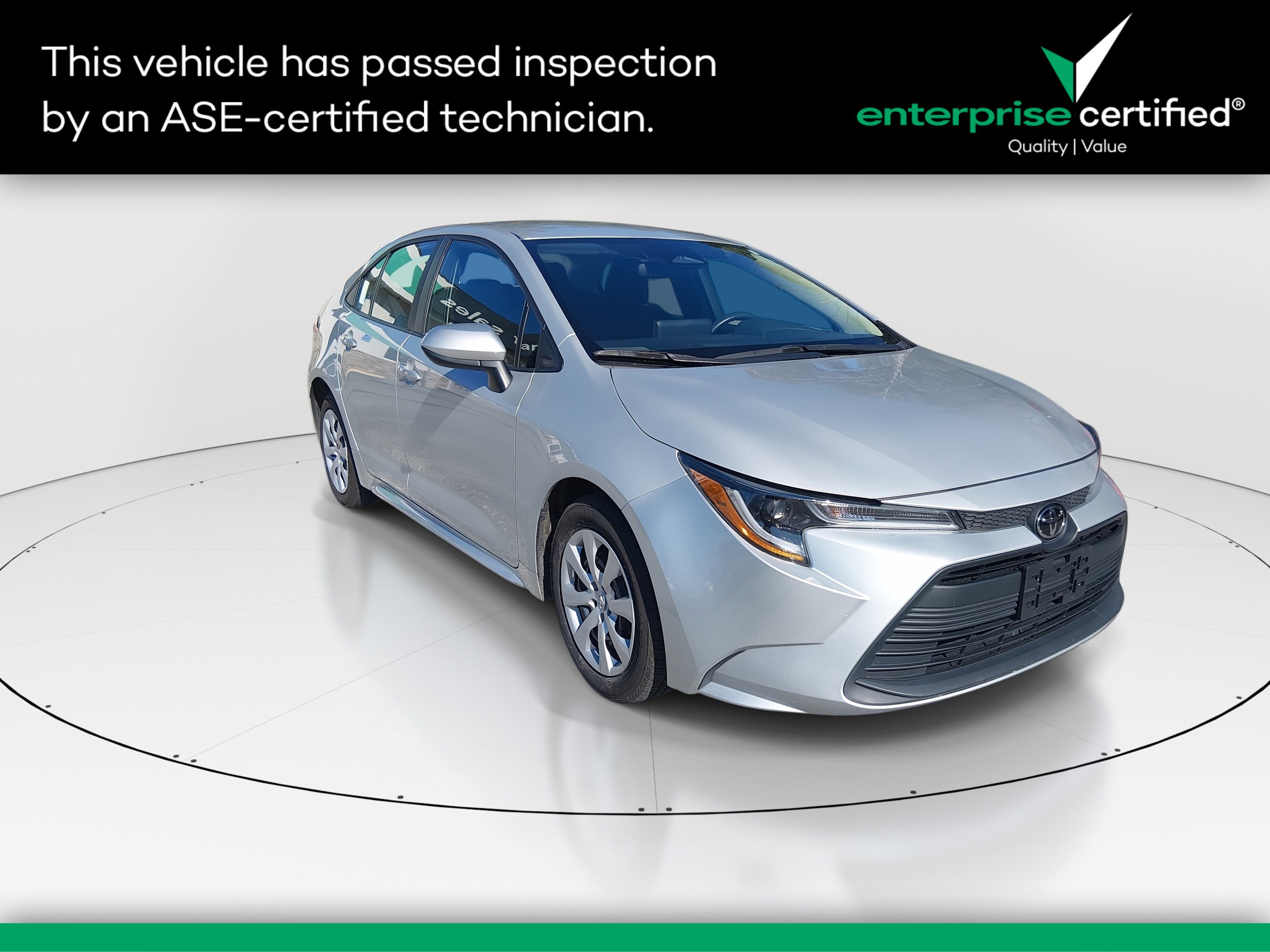 2024 Toyota Corolla LE's photo