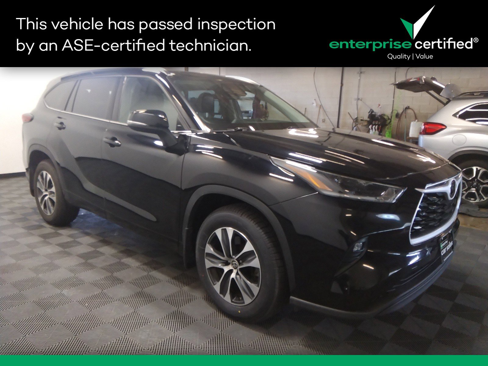 Used 2021 Toyota Highlander XLE AWD