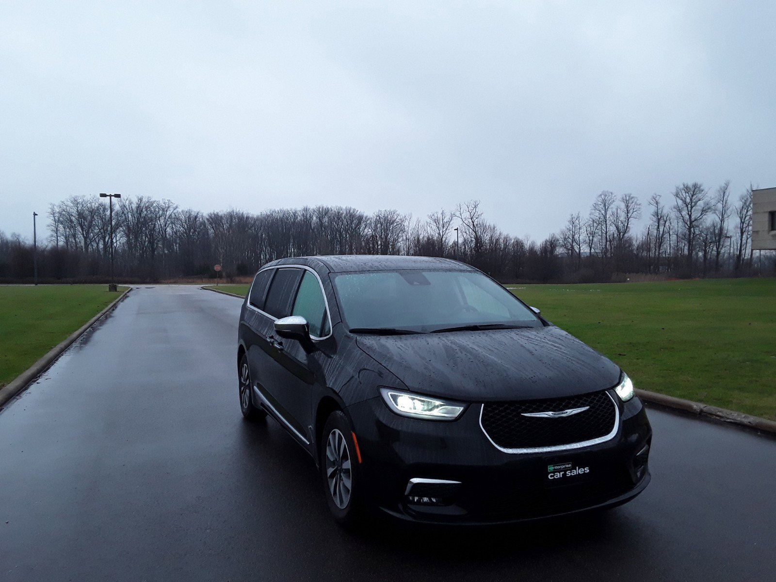 2023 Chrysler Pacifica Hybrid Limited FWD