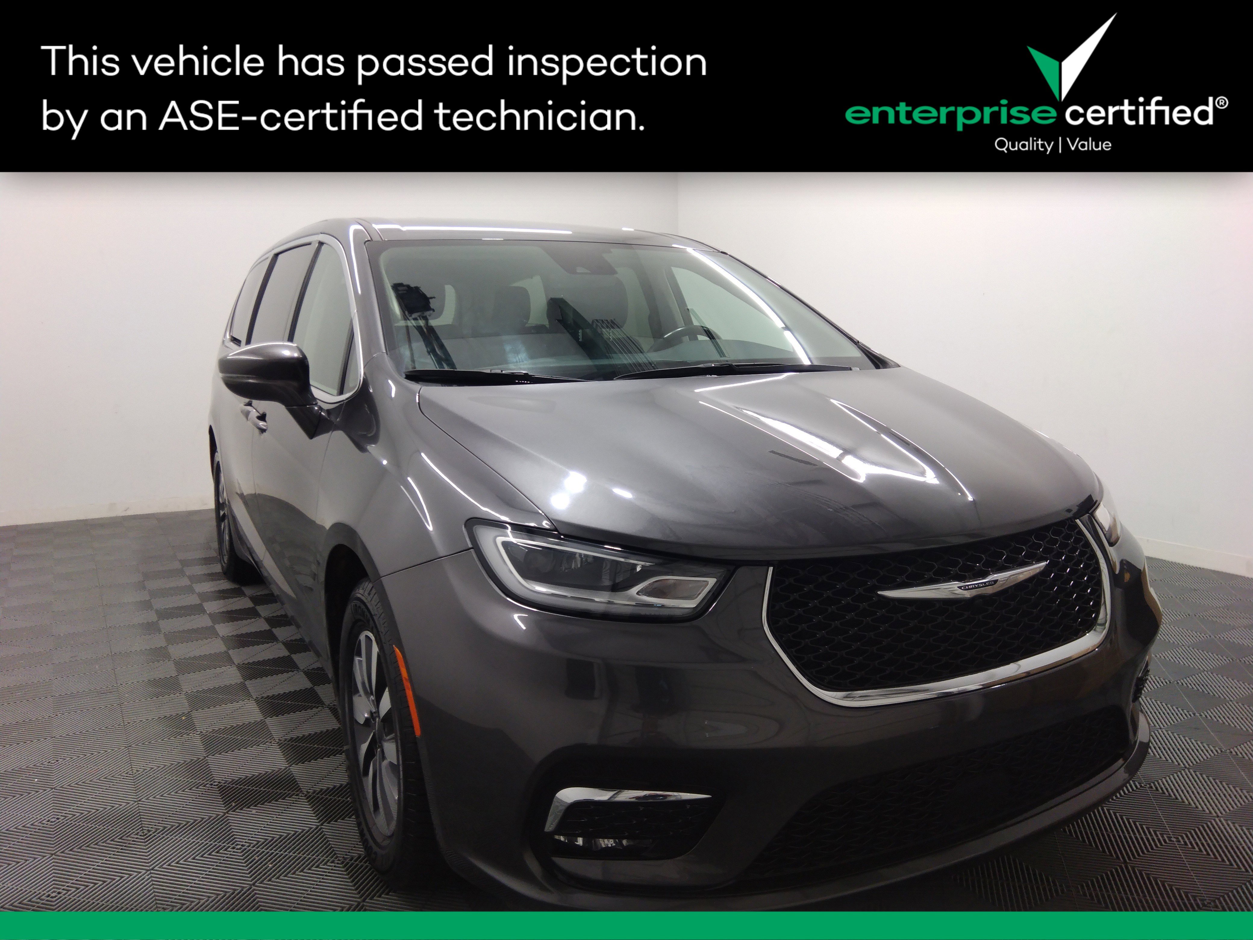 Used 2022 Chrysler Pacifica Hybrid Touring L FWD