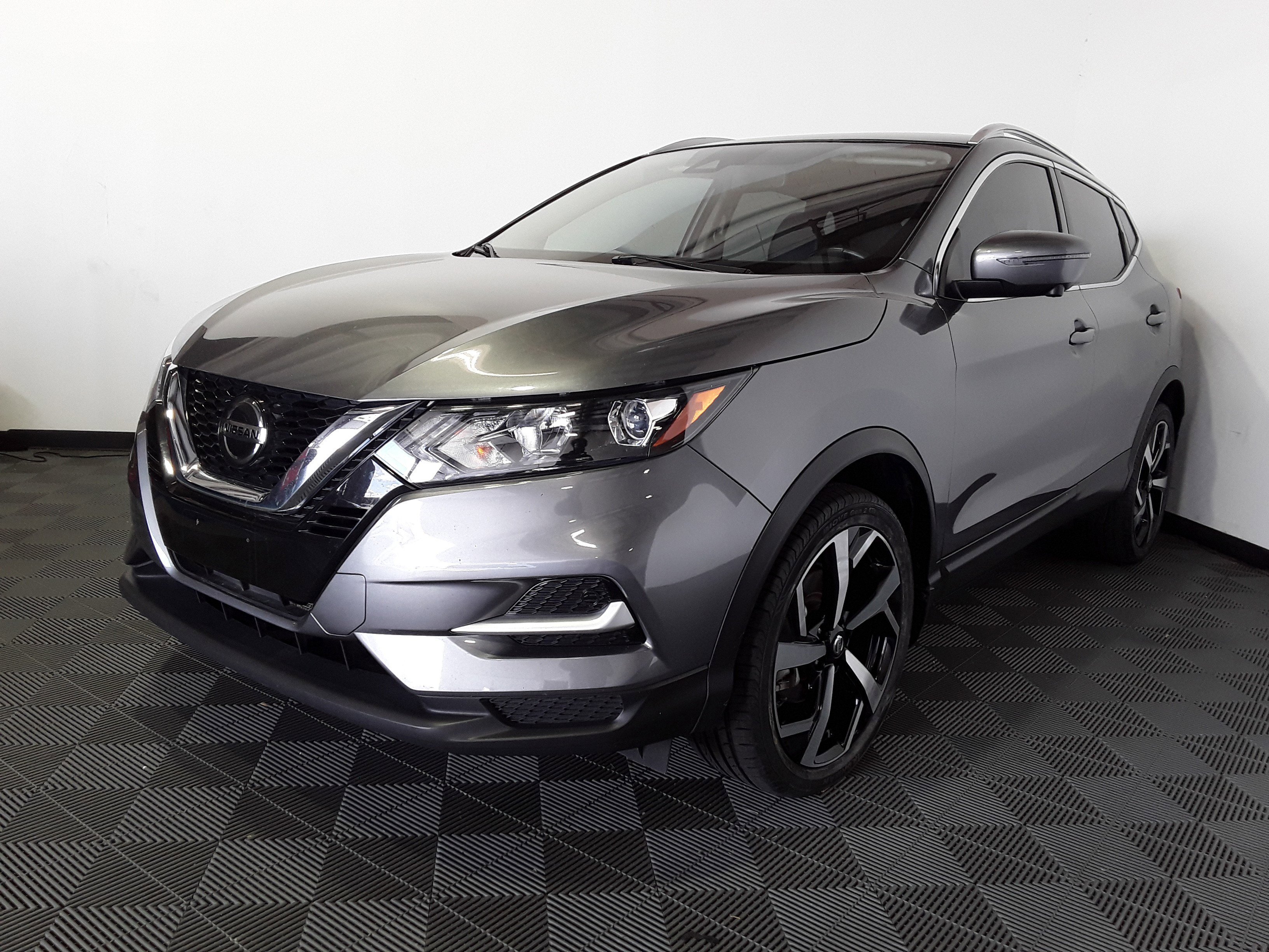 Image of Used 2022 Nissan Rogue Sport AWD SL