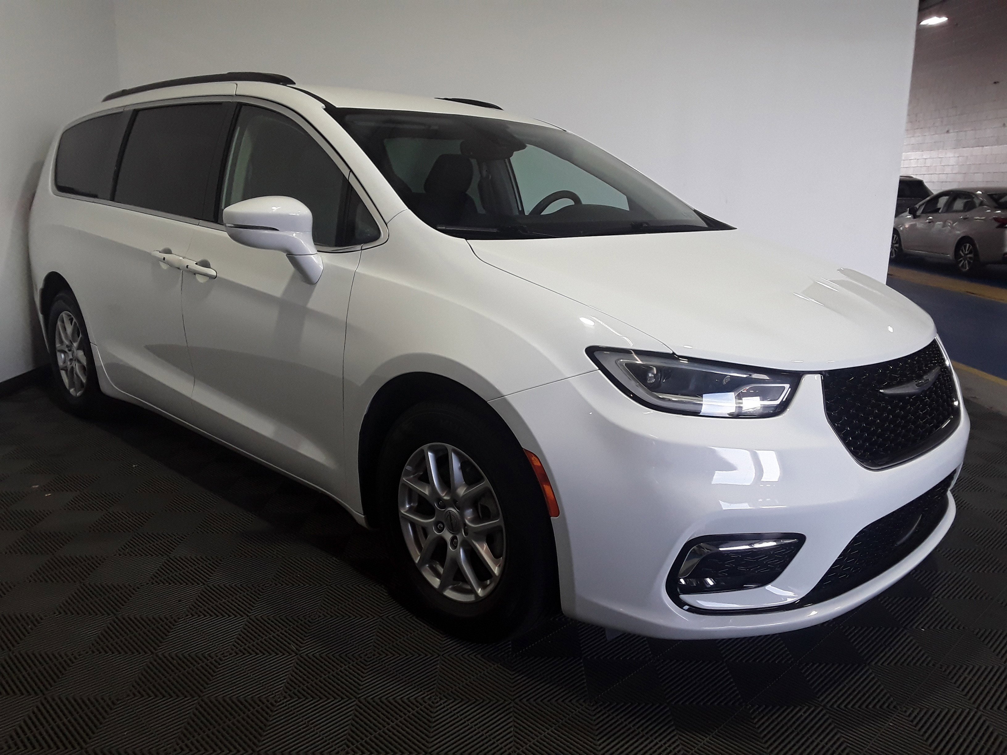 2022 Chrysler Pacifica Touring L FWD