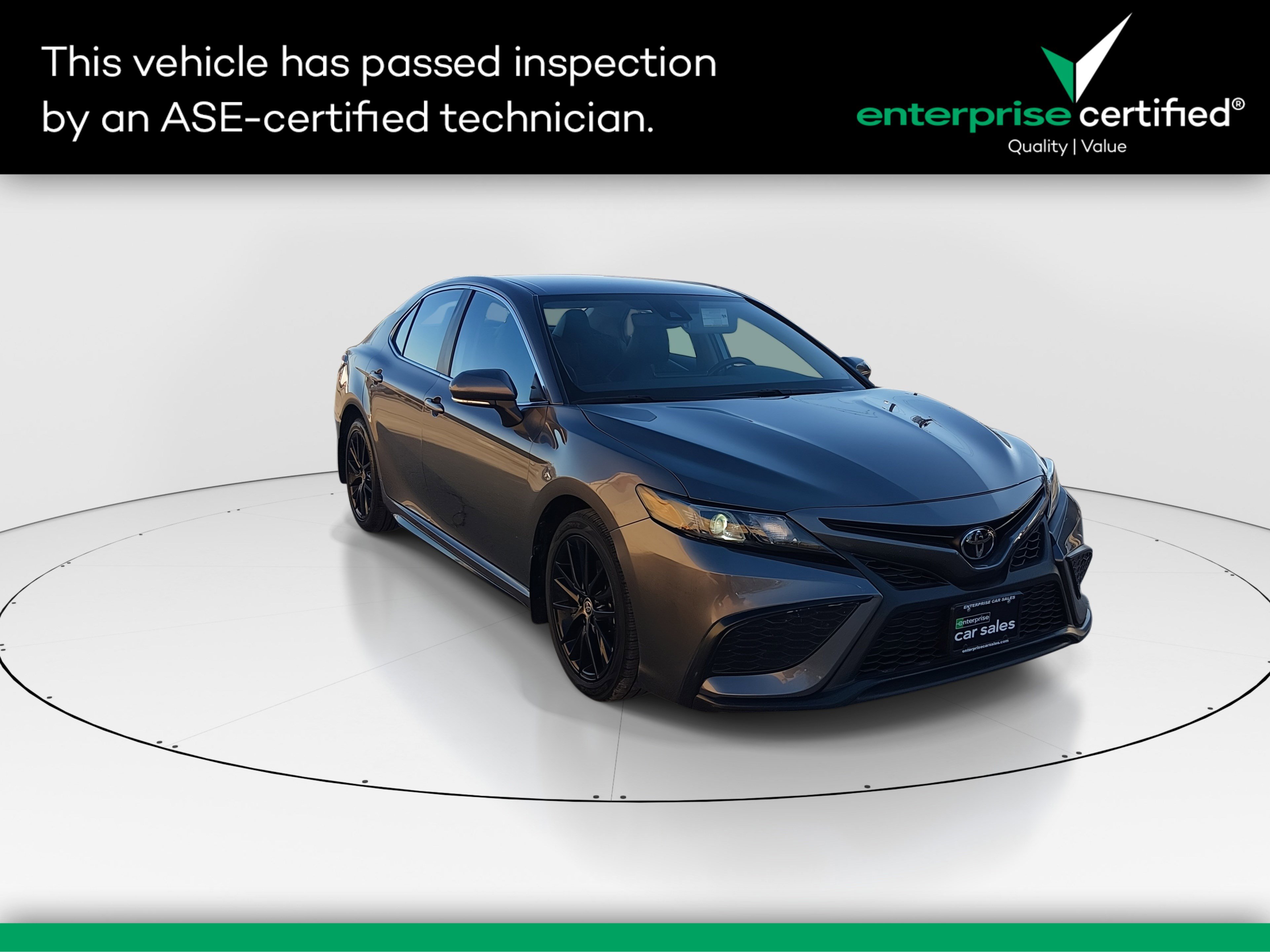 2023 Toyota Camry SE's photo