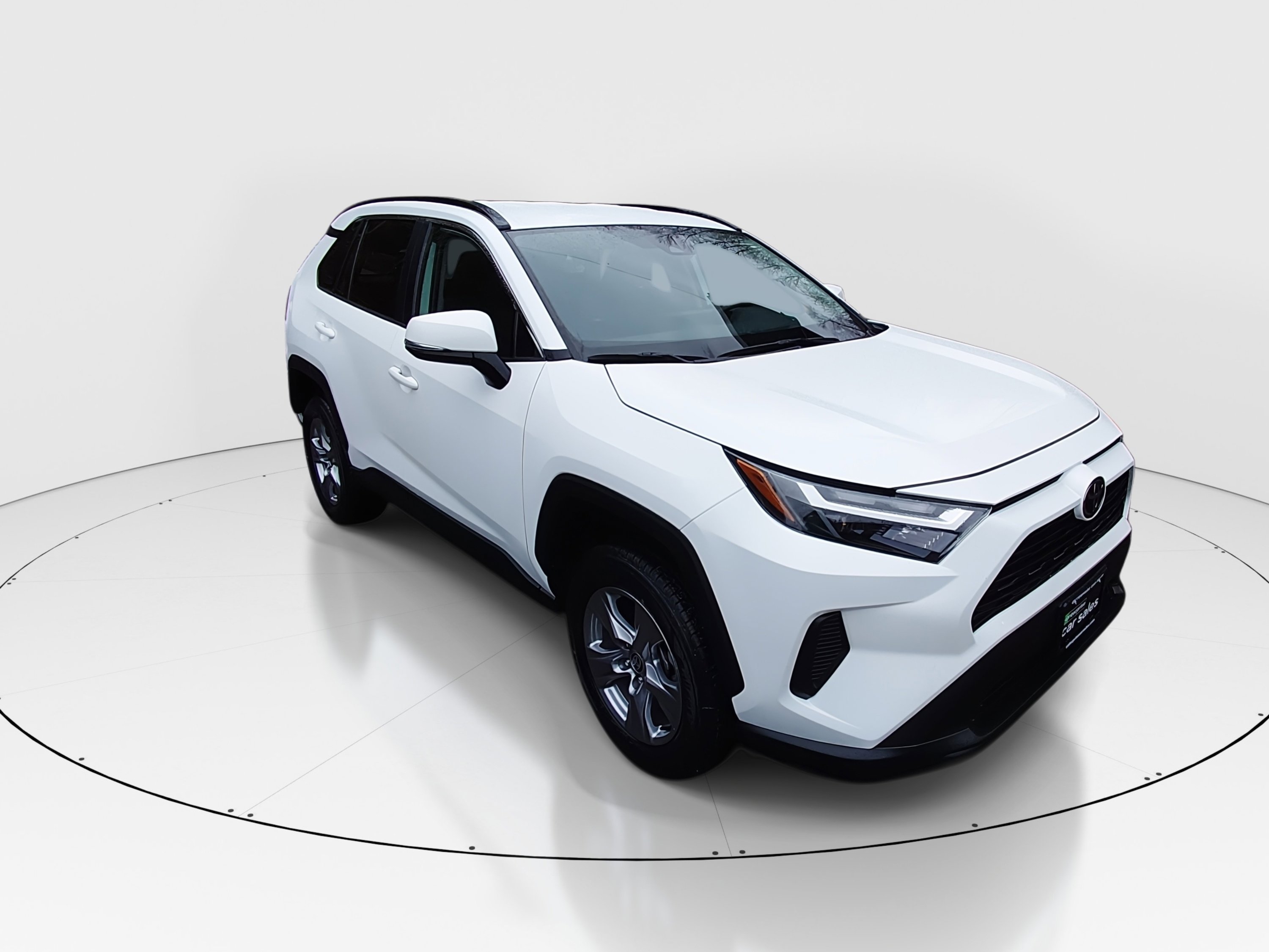 2024 Toyota RAV4 XLE's photo