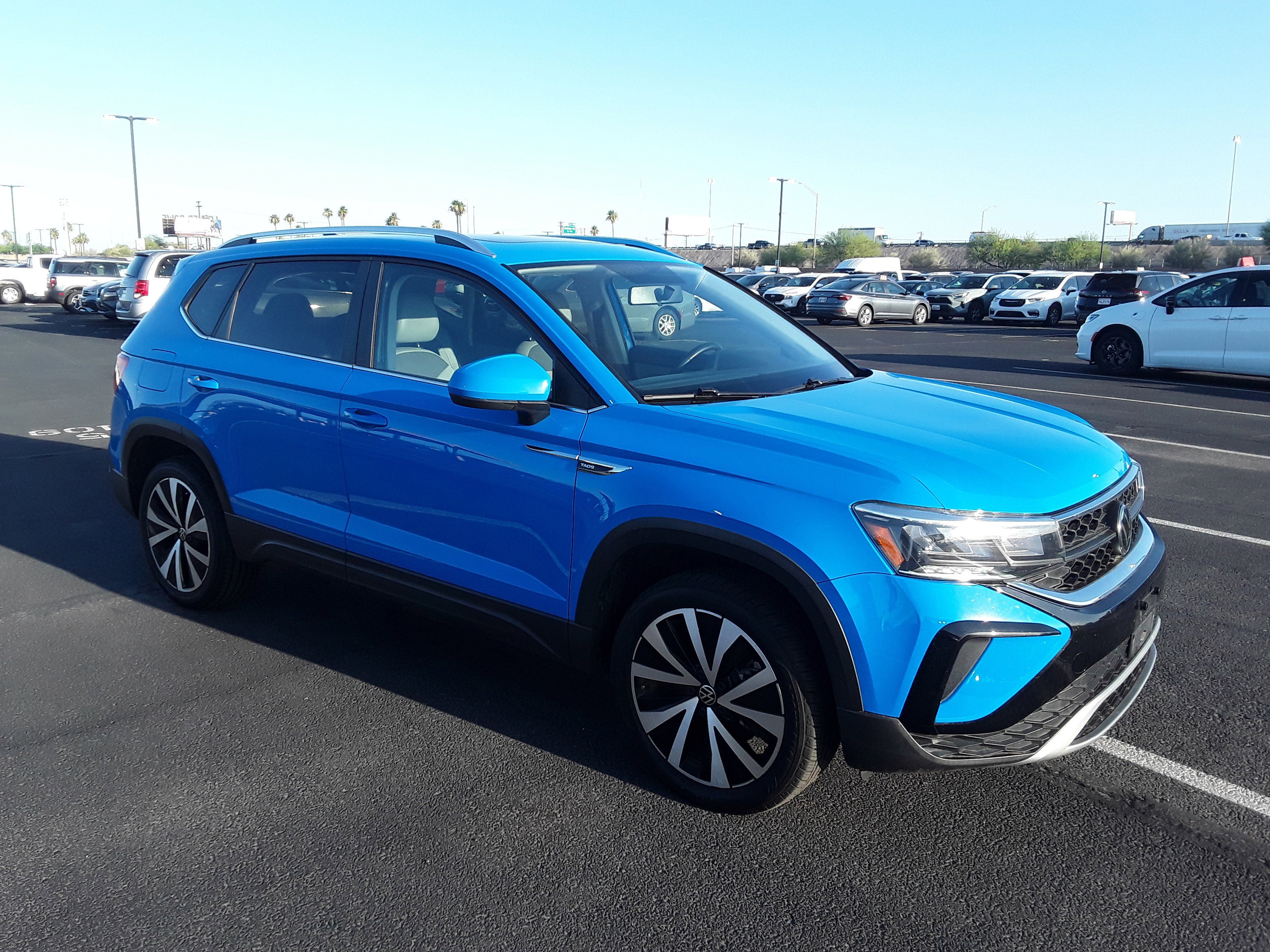 2022 Volkswagen Taos SE FWD