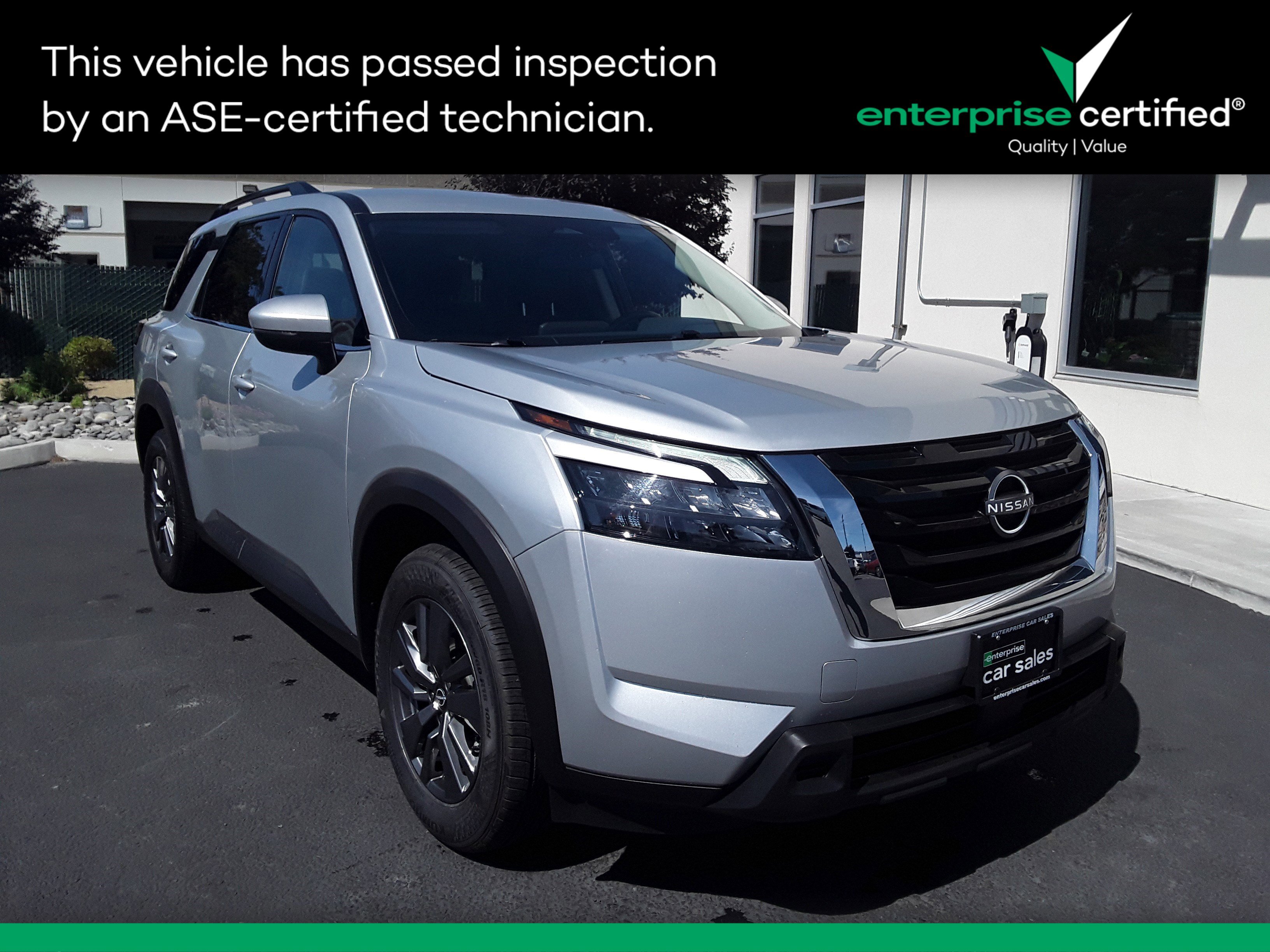 Used 2024 Nissan Pathfinder SV 4WD