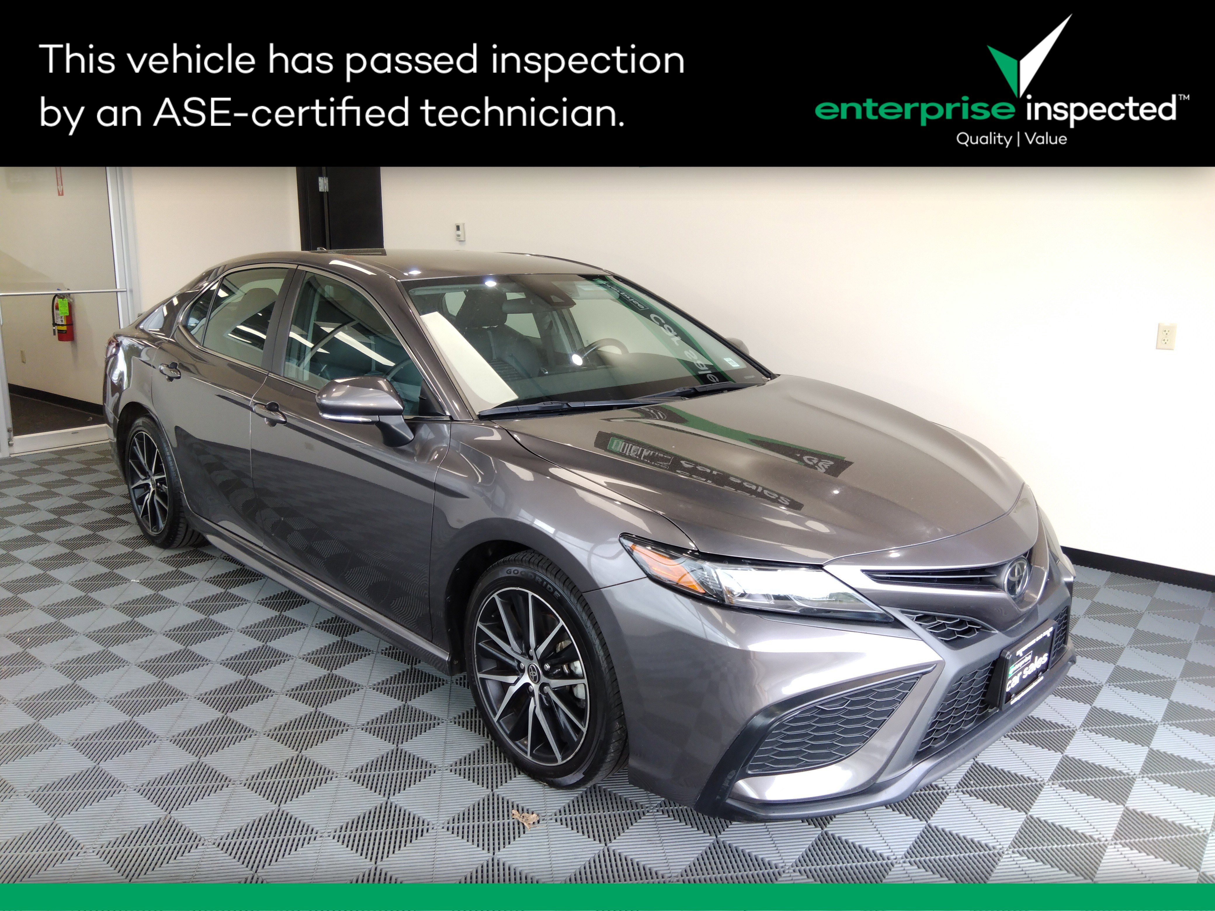 2023 Toyota Camry SE Auto