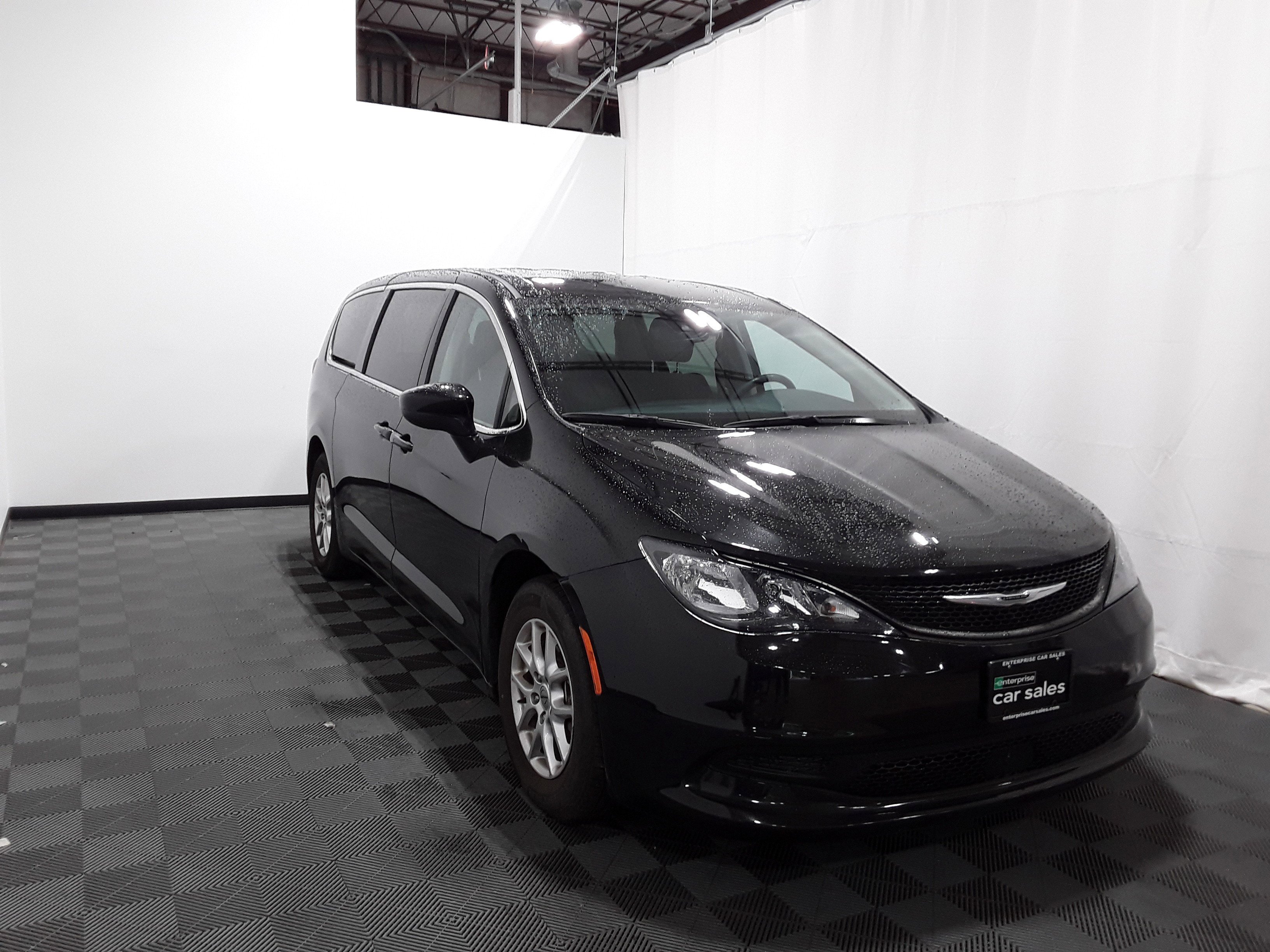 2023 Chrysler Voyager LX FWD