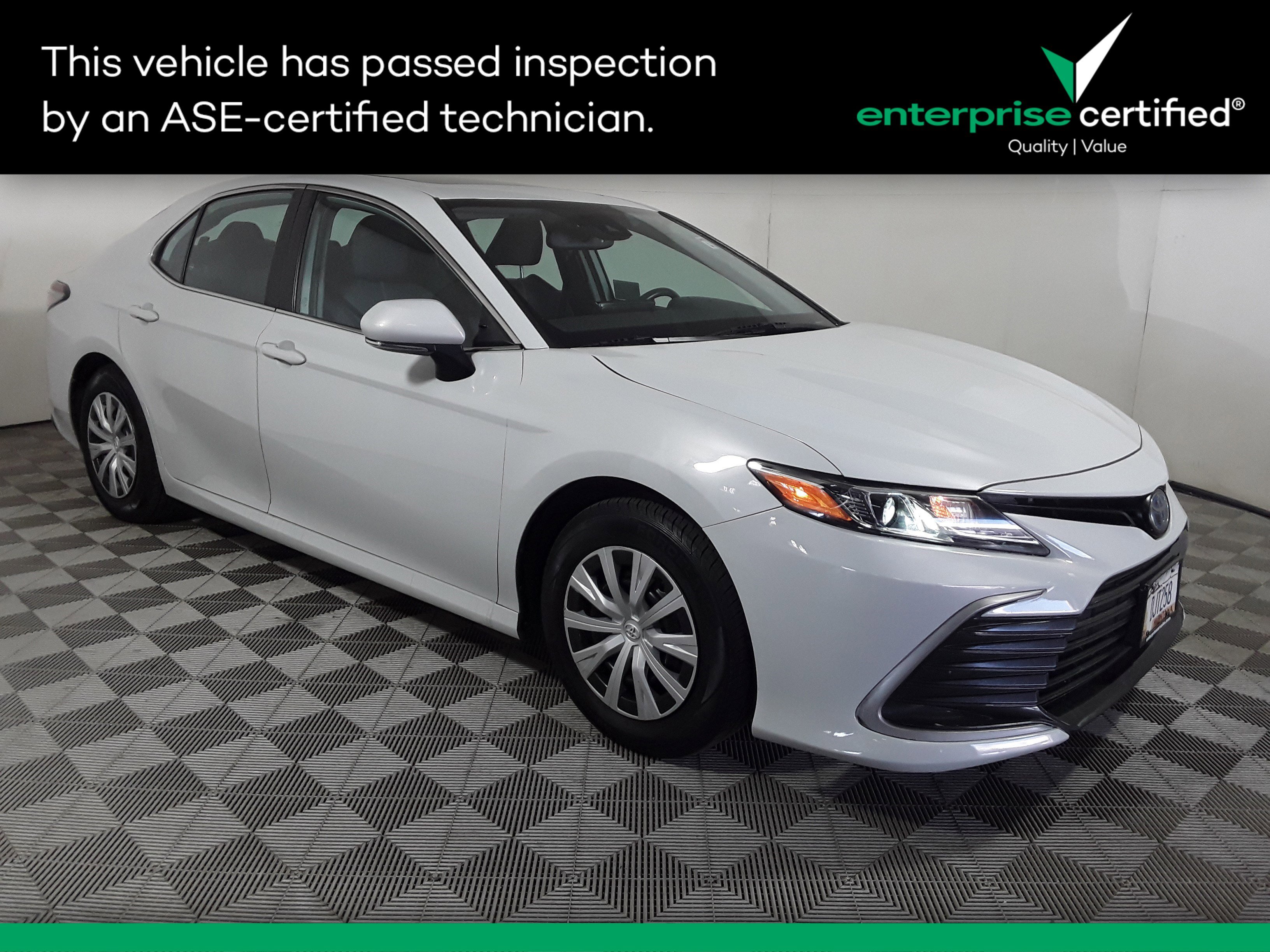 2022 Toyota Camry Hybrid LE CVT