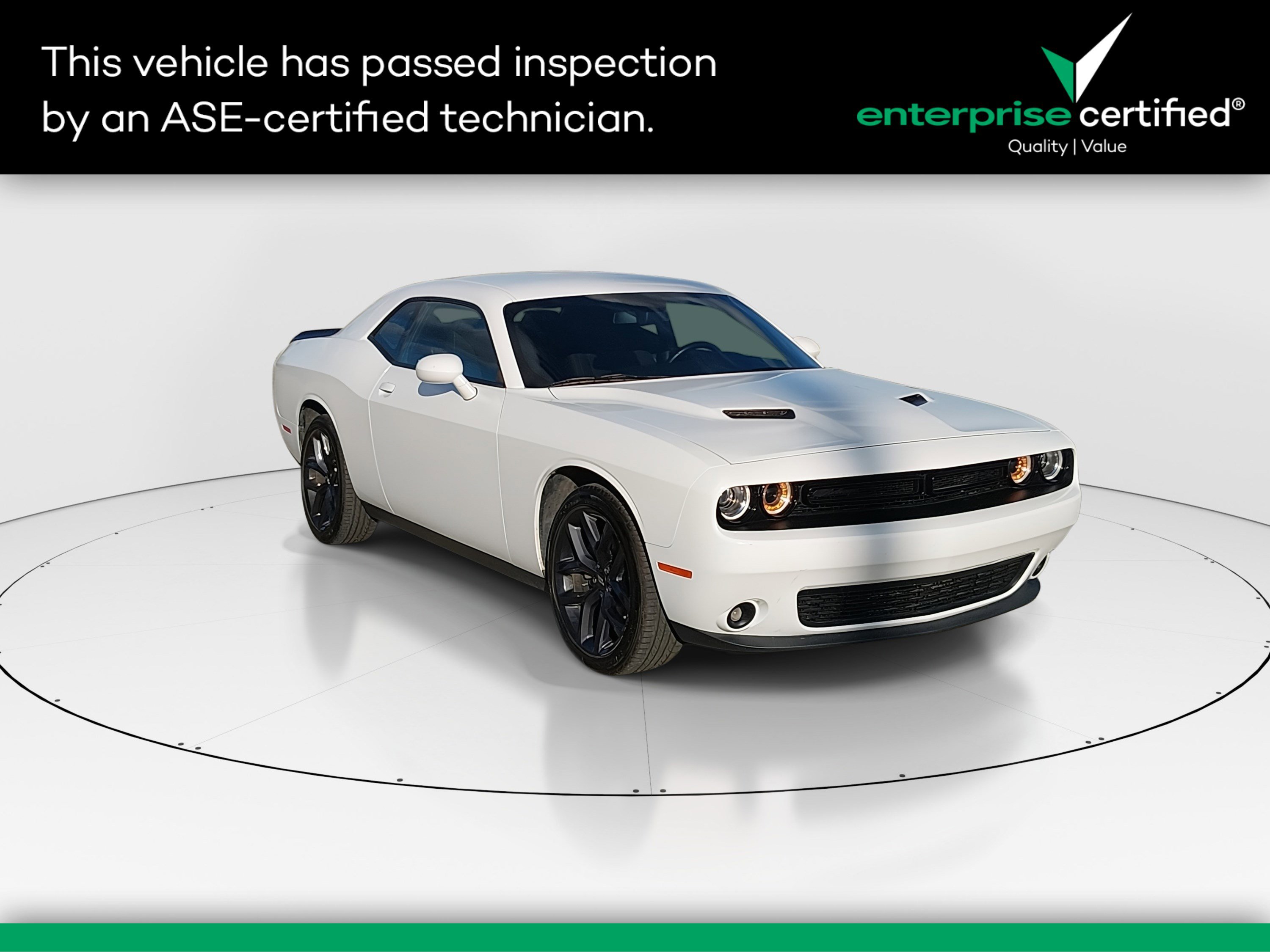 2022 Dodge Challenger SXT's photo