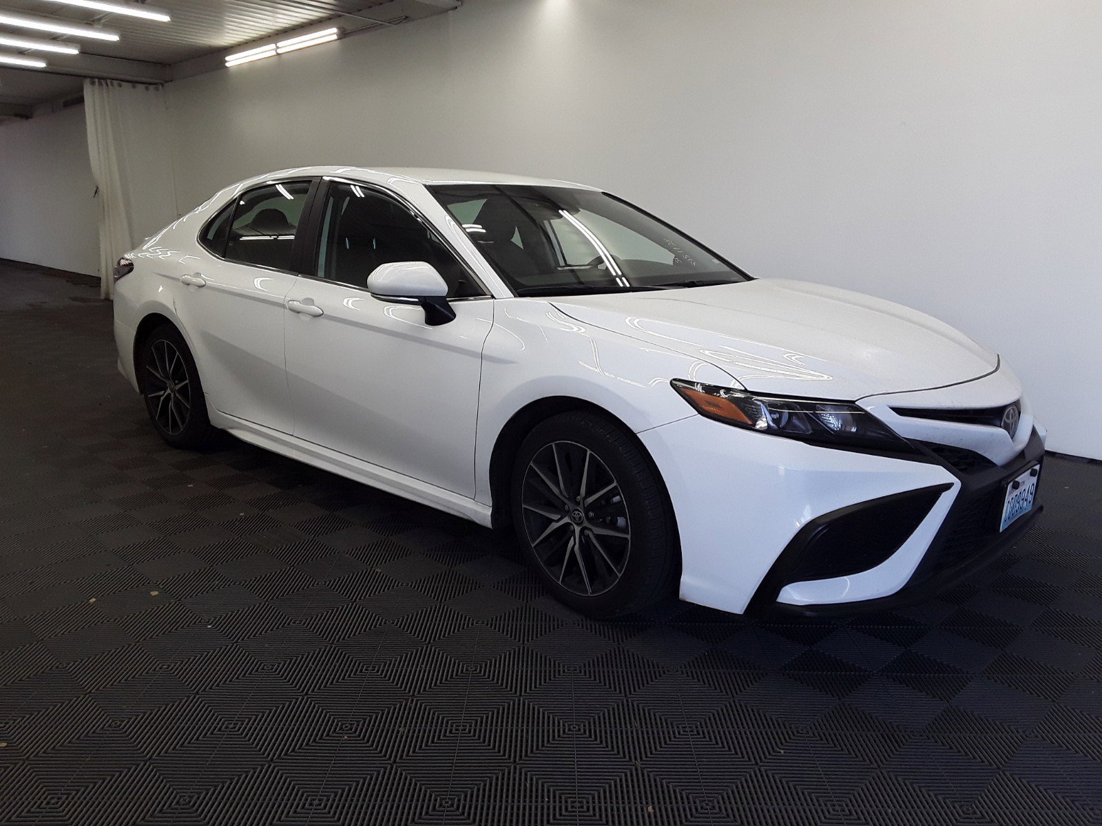 2022 Toyota Camry SE Auto