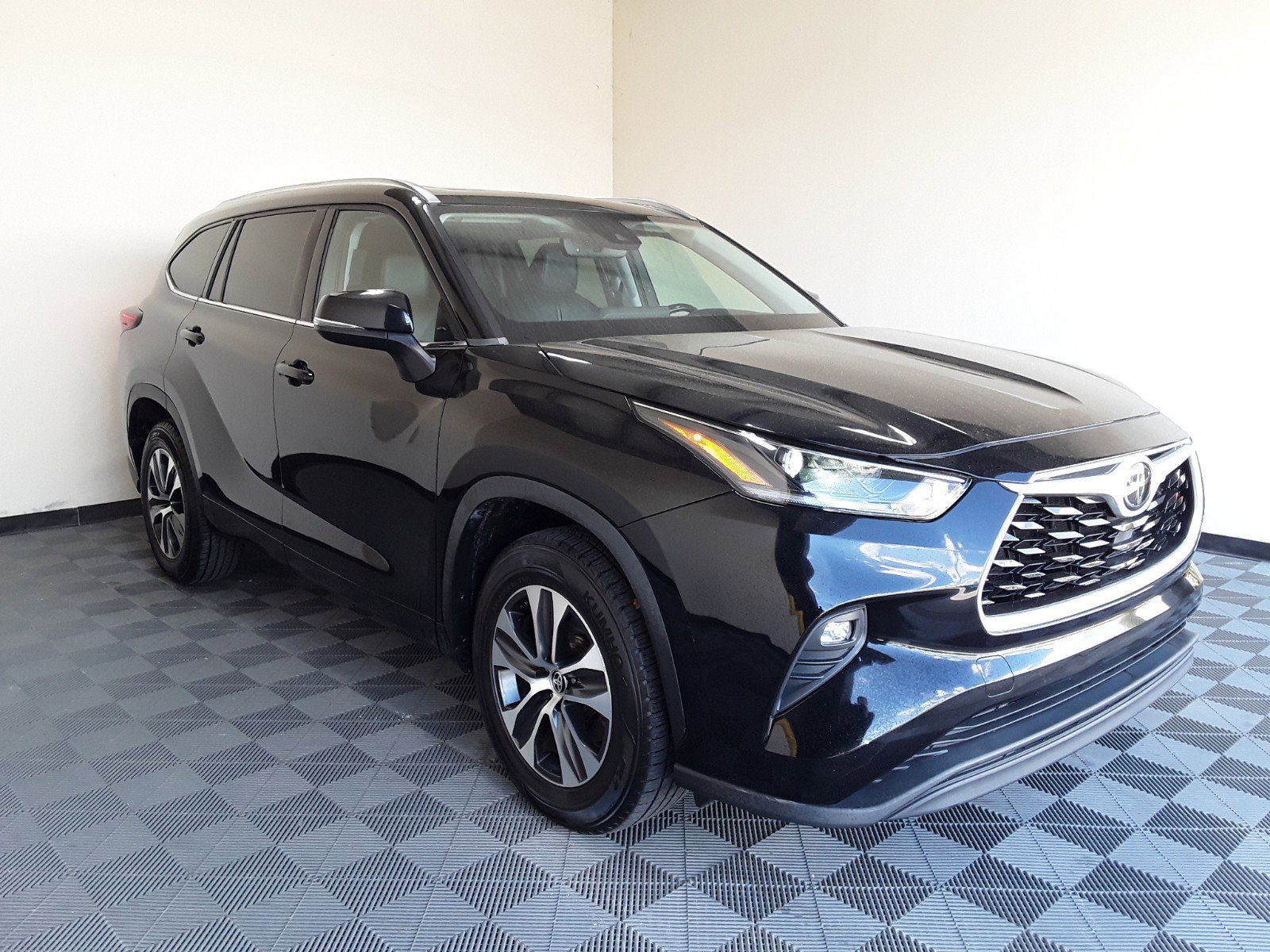 2021 Toyota Highlander XLE FWD