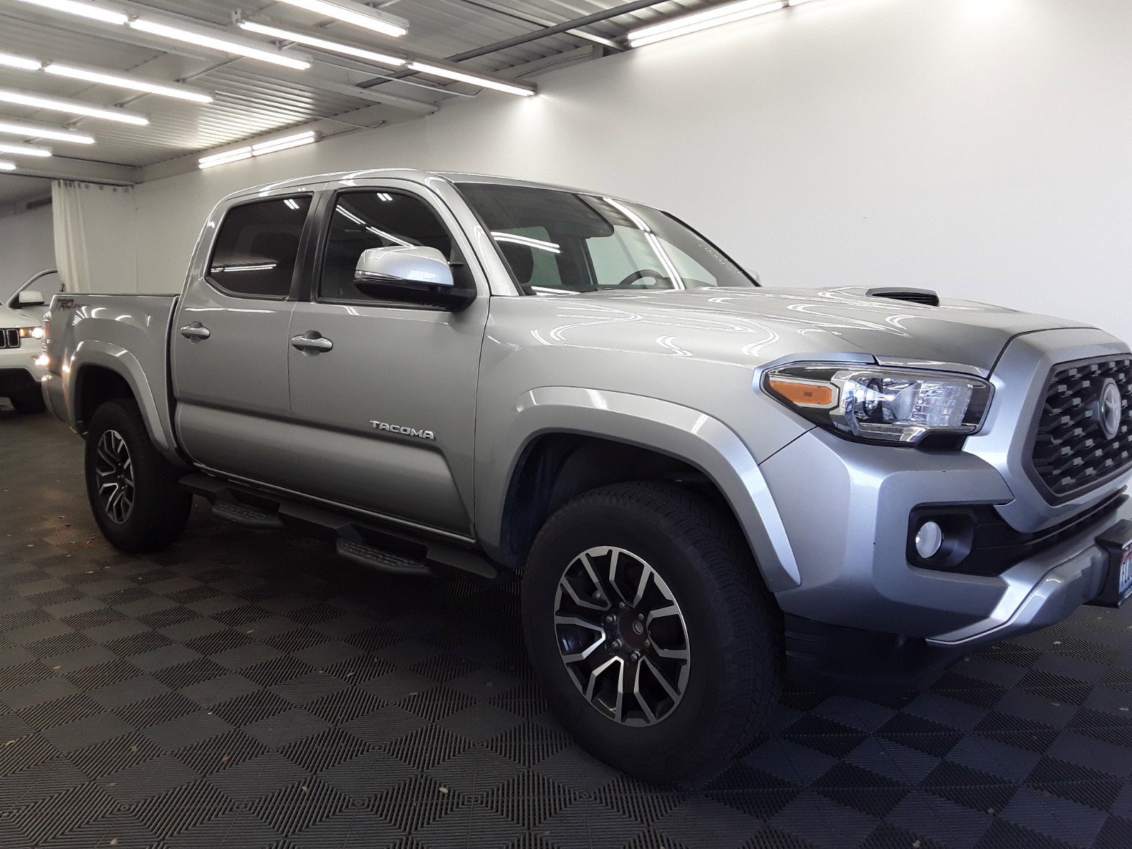 2022 Toyota Tacoma 2WD TRD Sport Double Cab 5' Bed V6 AT