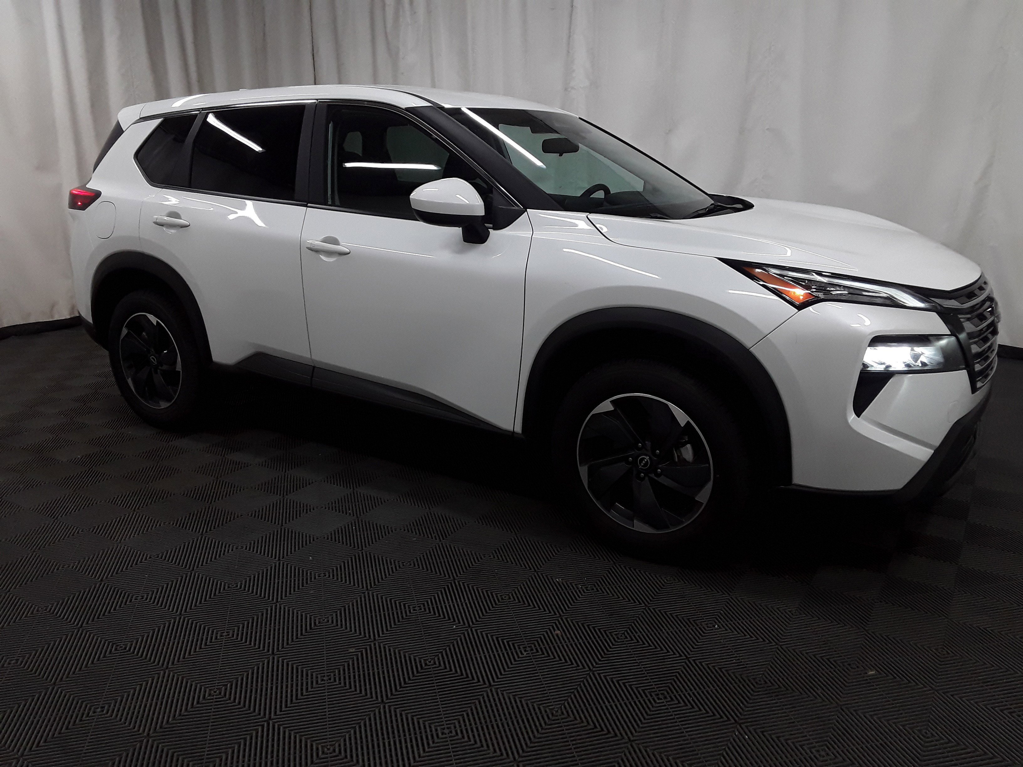 2024 Nissan Rogue FWD SV