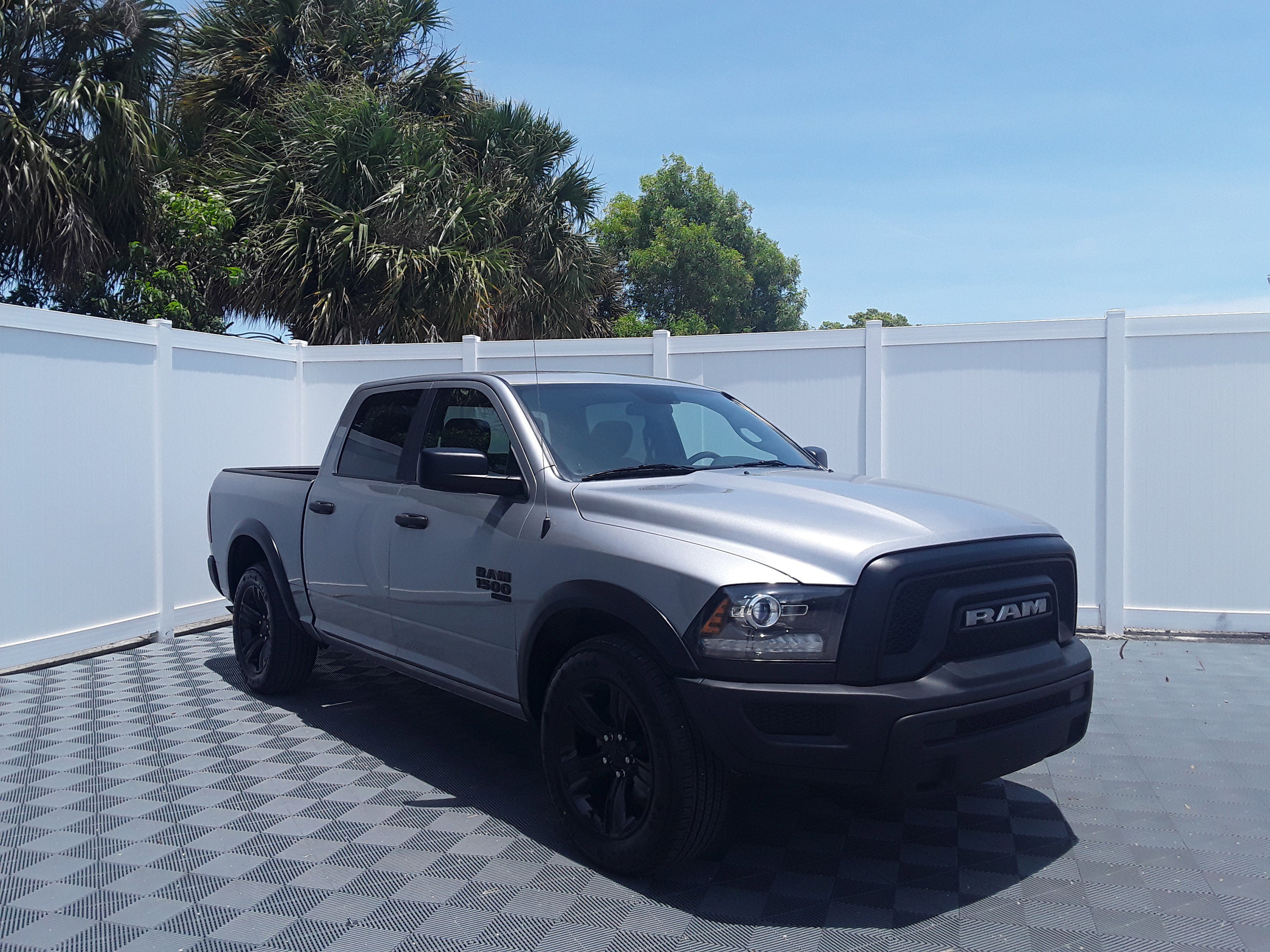 2024 Ram 1500 Classic Warlock 4x2 Crew Cab 5'7