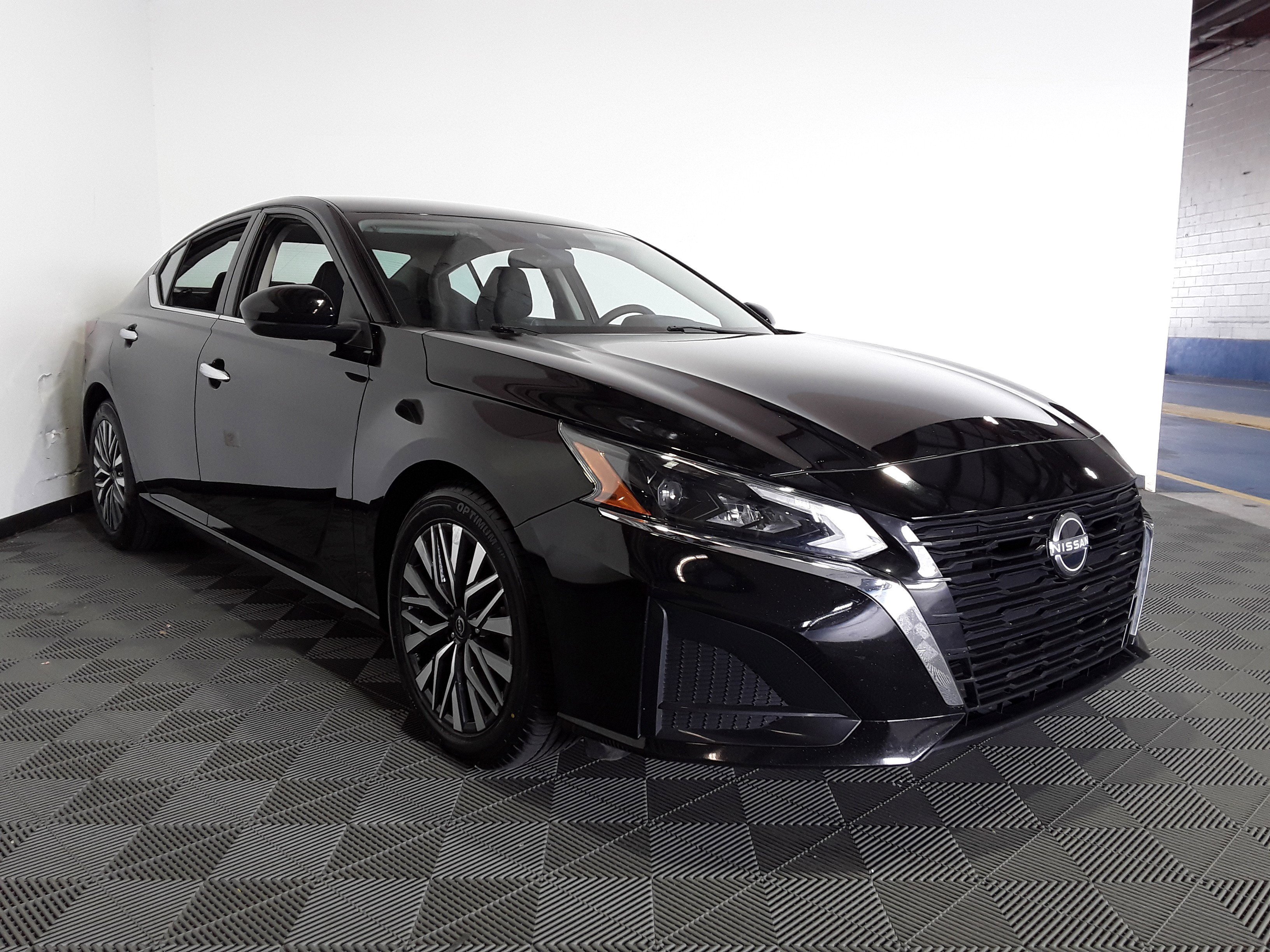2023 Nissan Altima 2.5 SV Sedan