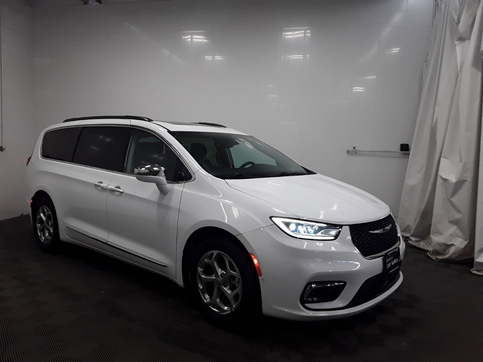 2022 Chrysler Pacifica Limited FWD