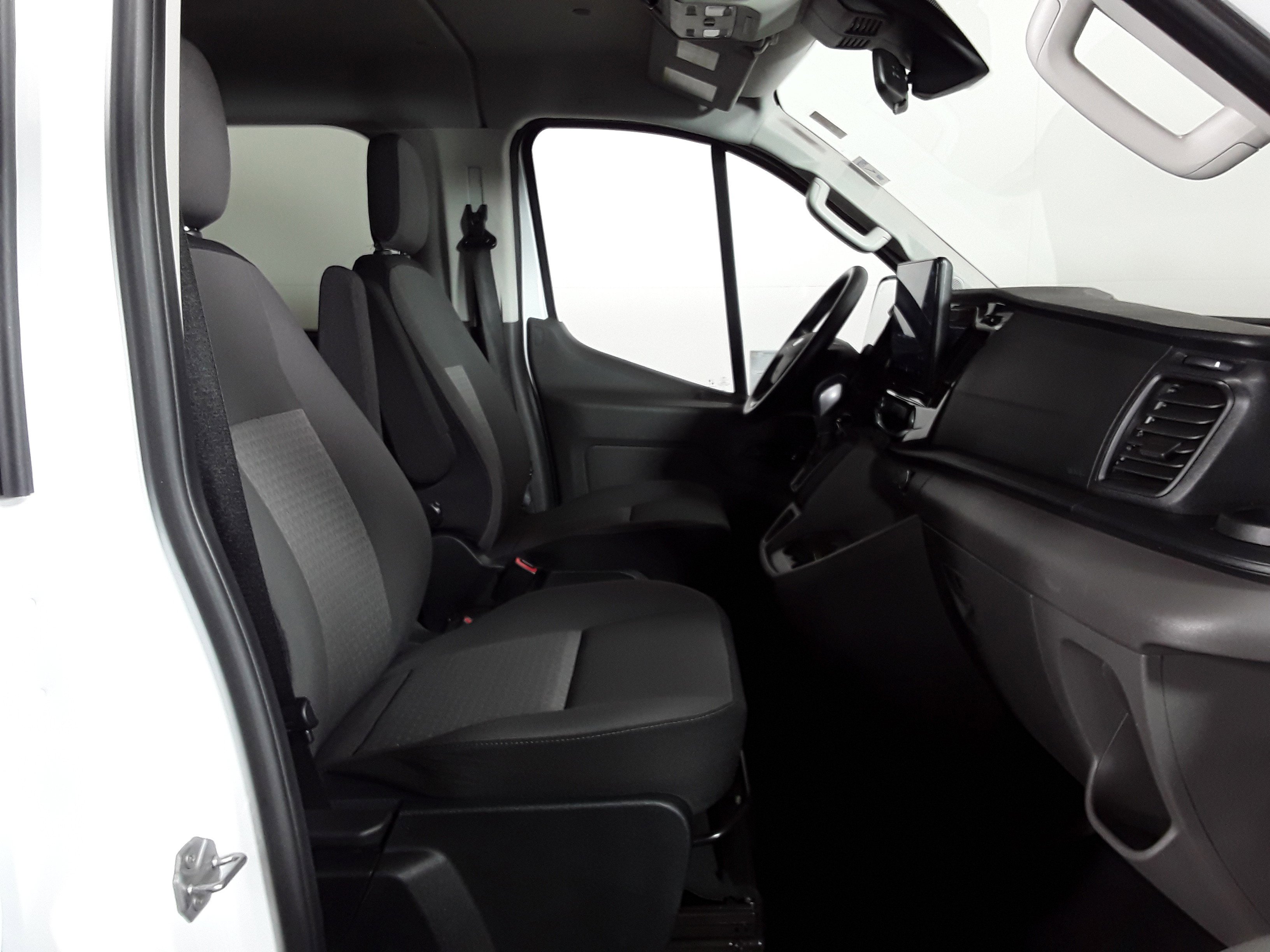 Image of Used 2023 Ford Transit Passenger Wagon XLT T-350 148" Low Roof RWD