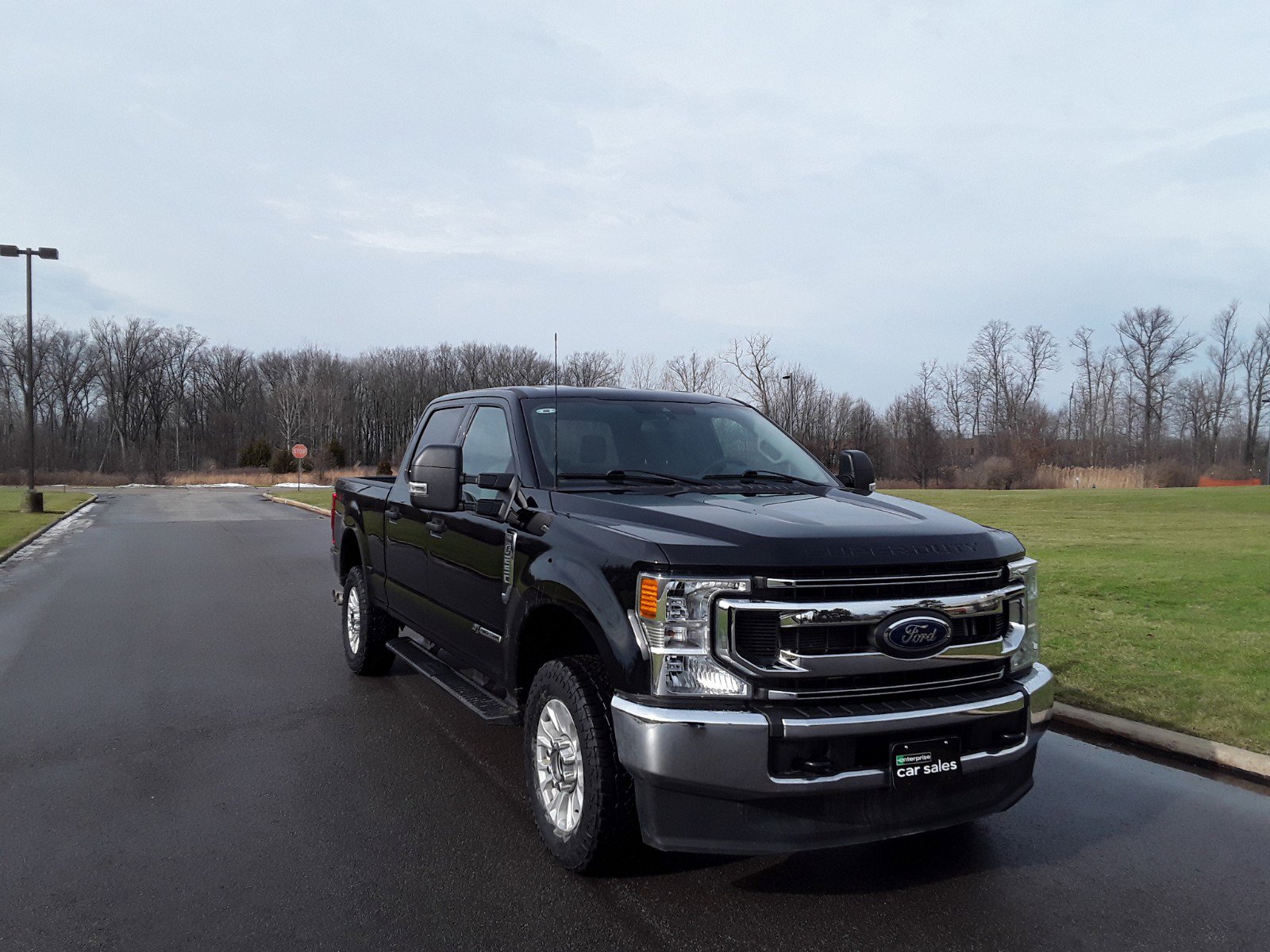 2022 Ford Super Duty F-250 SRW XLT 4WD Crew Cab 6.75' Box