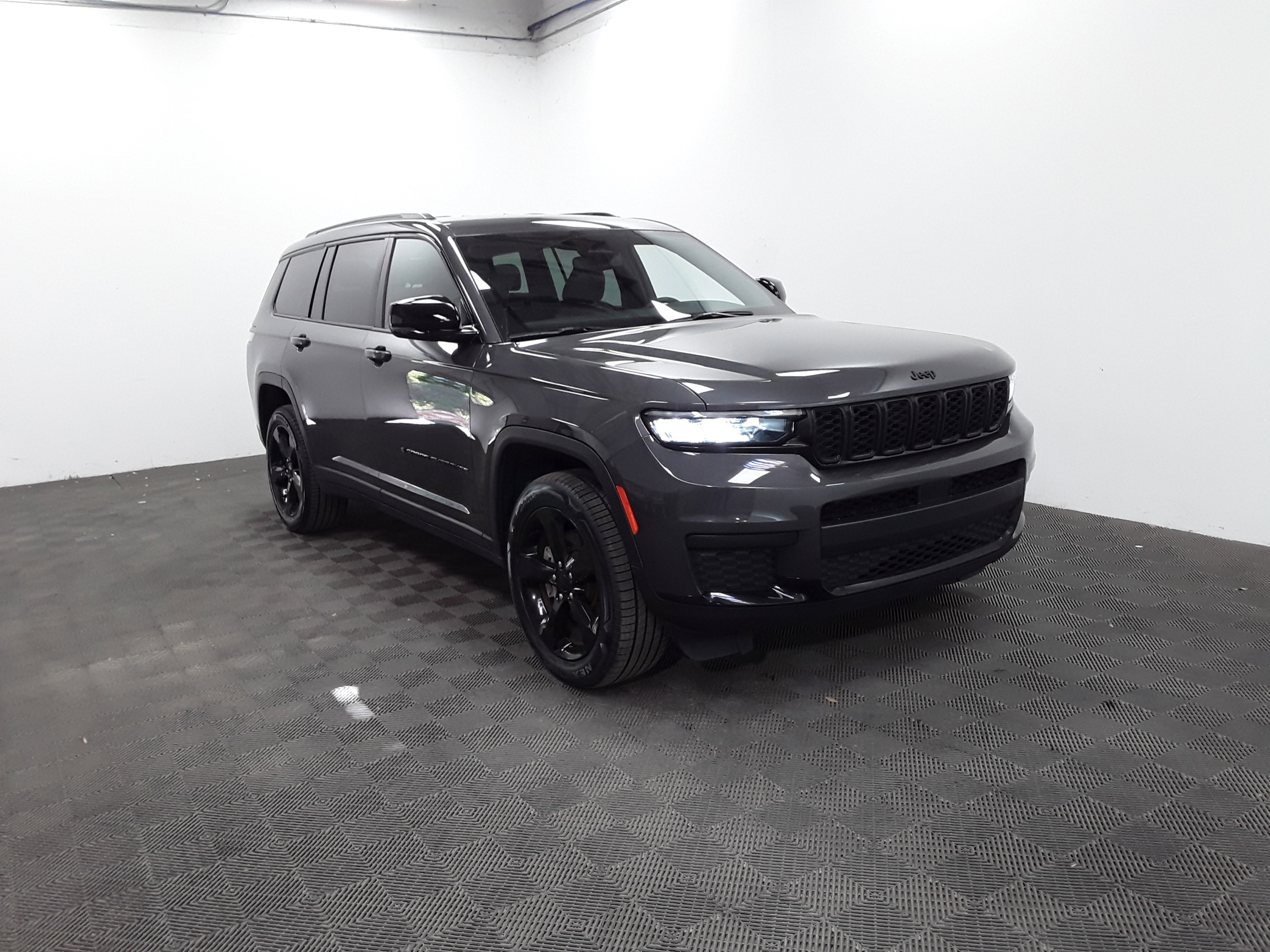 2023 Jeep Grand Cherokee L Altitude 4x2