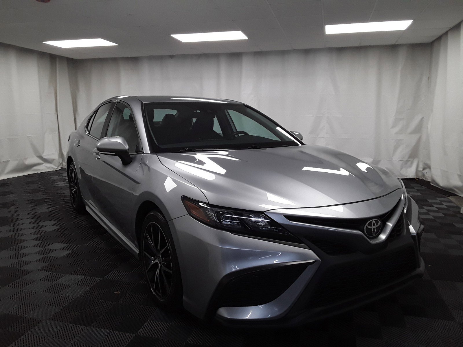 2022 Toyota Camry SE Auto