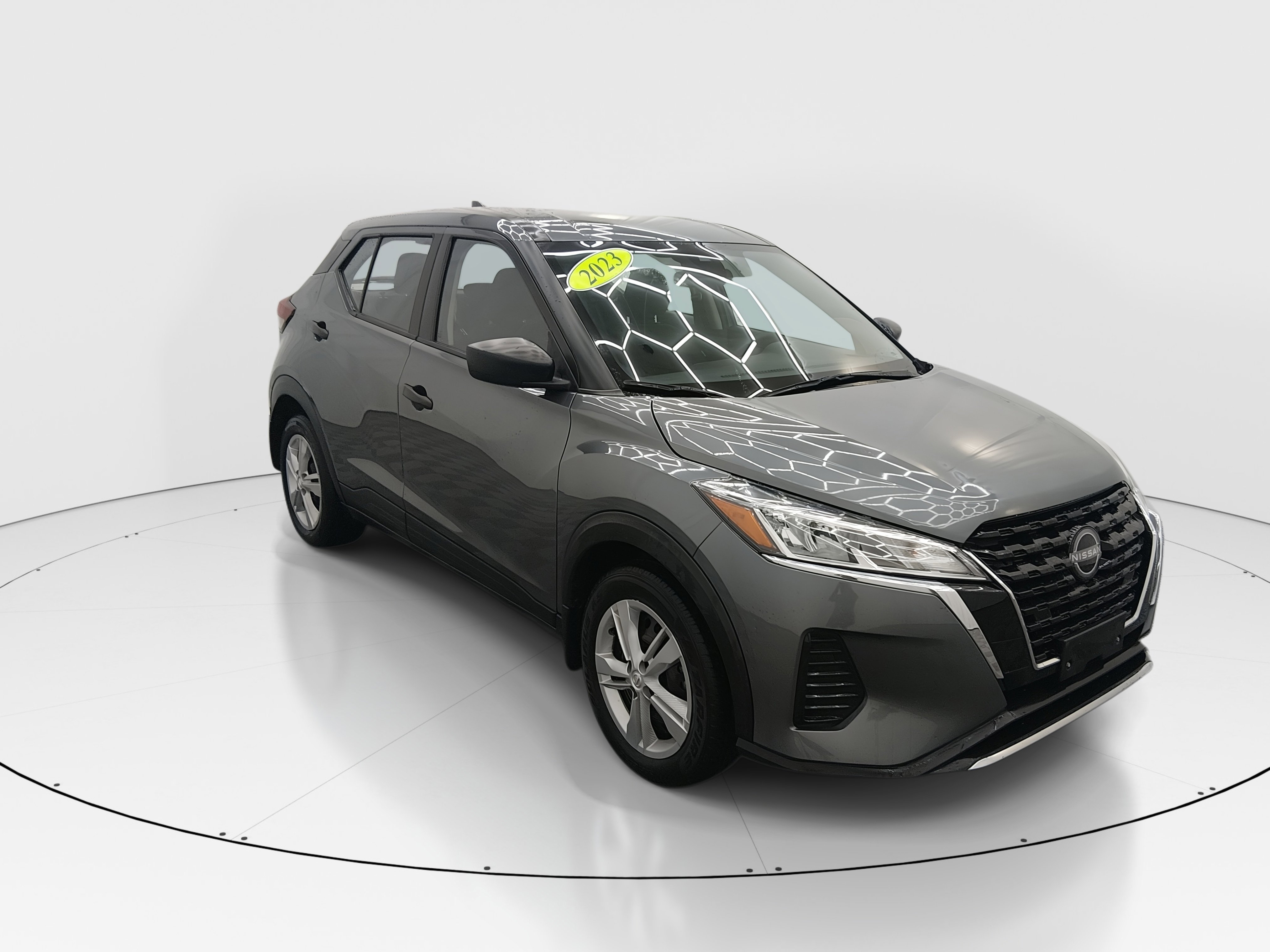 2023 Nissan Kicks S's photo