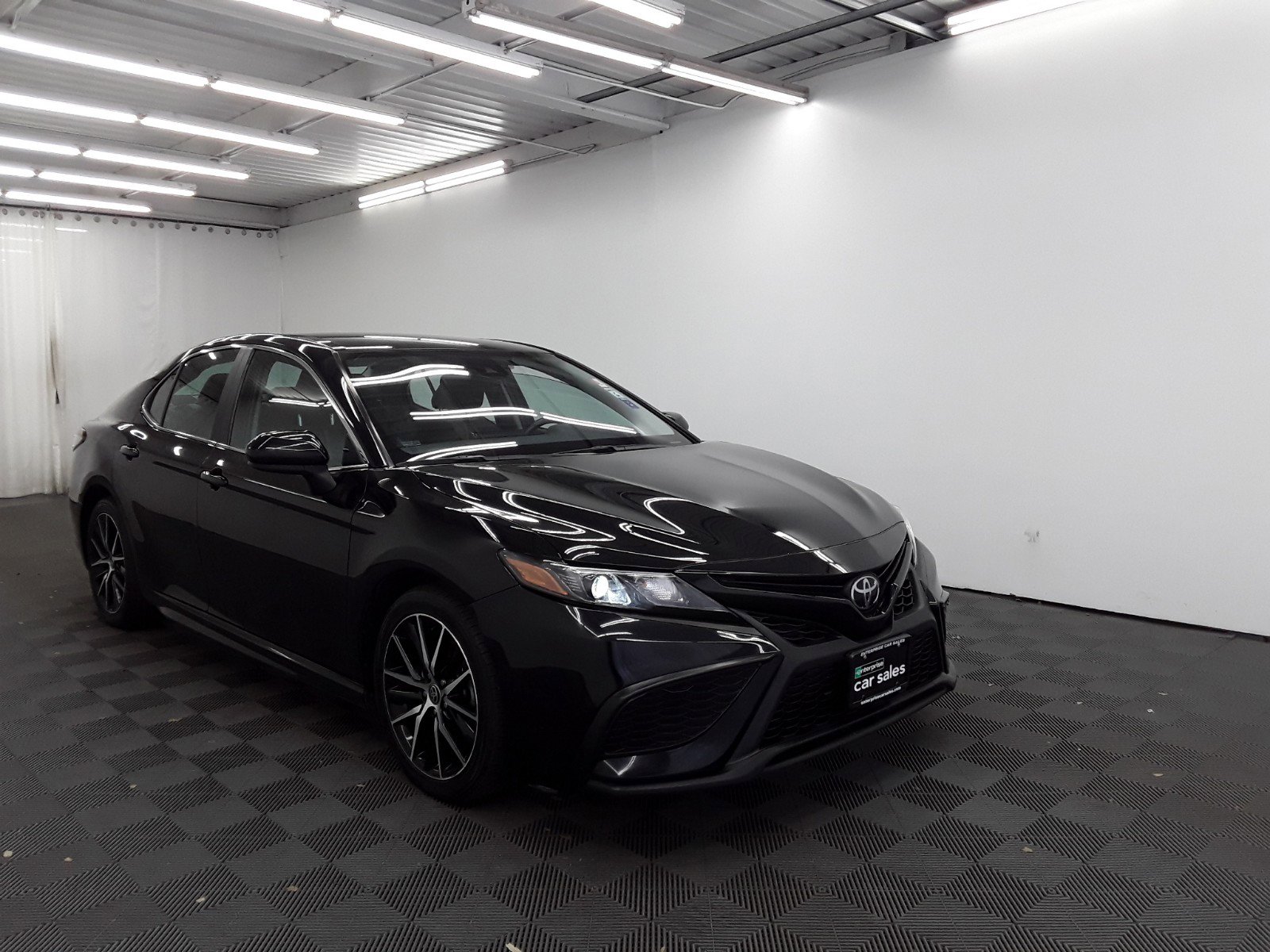 2021 Toyota Camry SE Auto