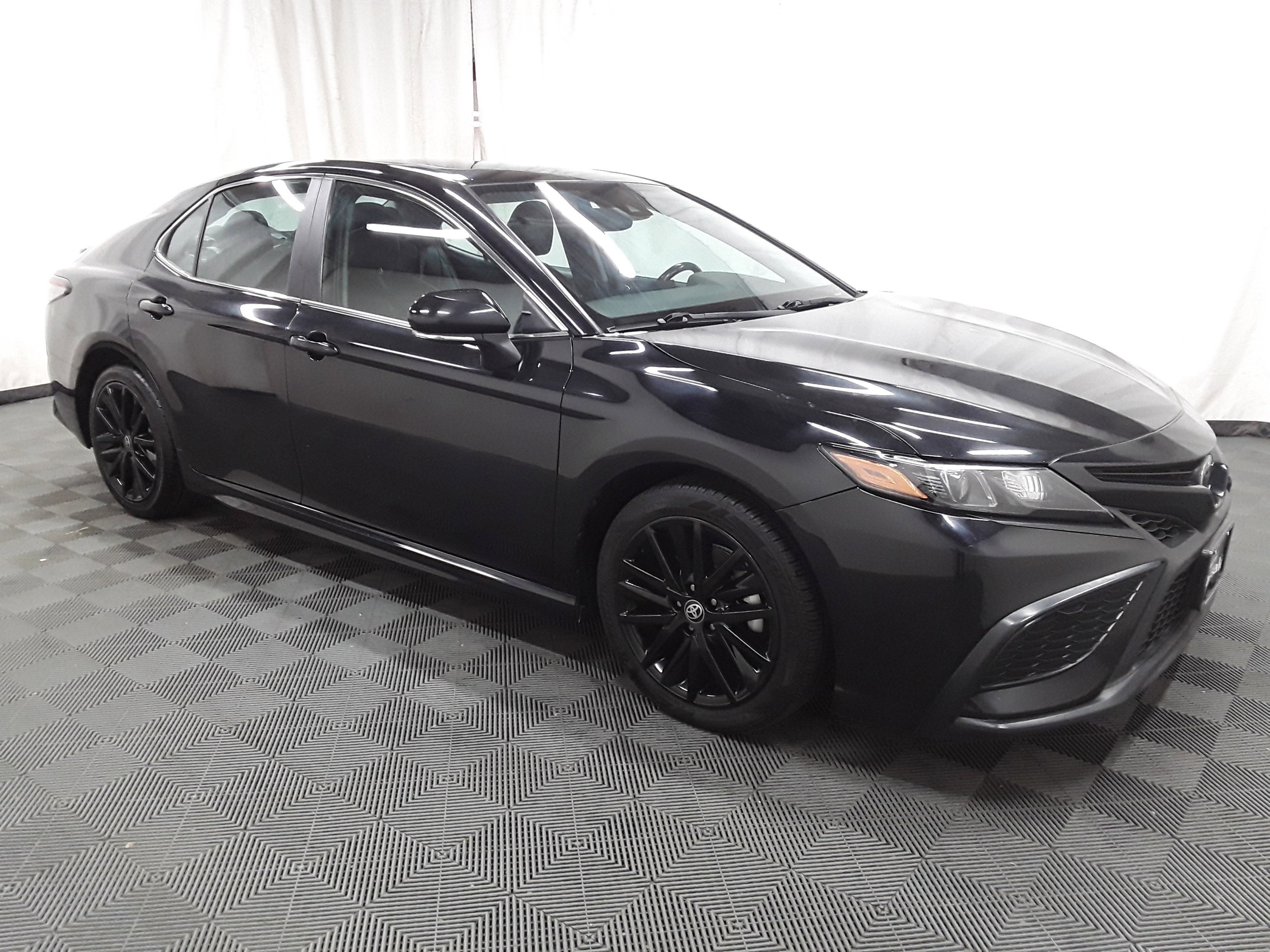 2022 Toyota Camry SE Auto