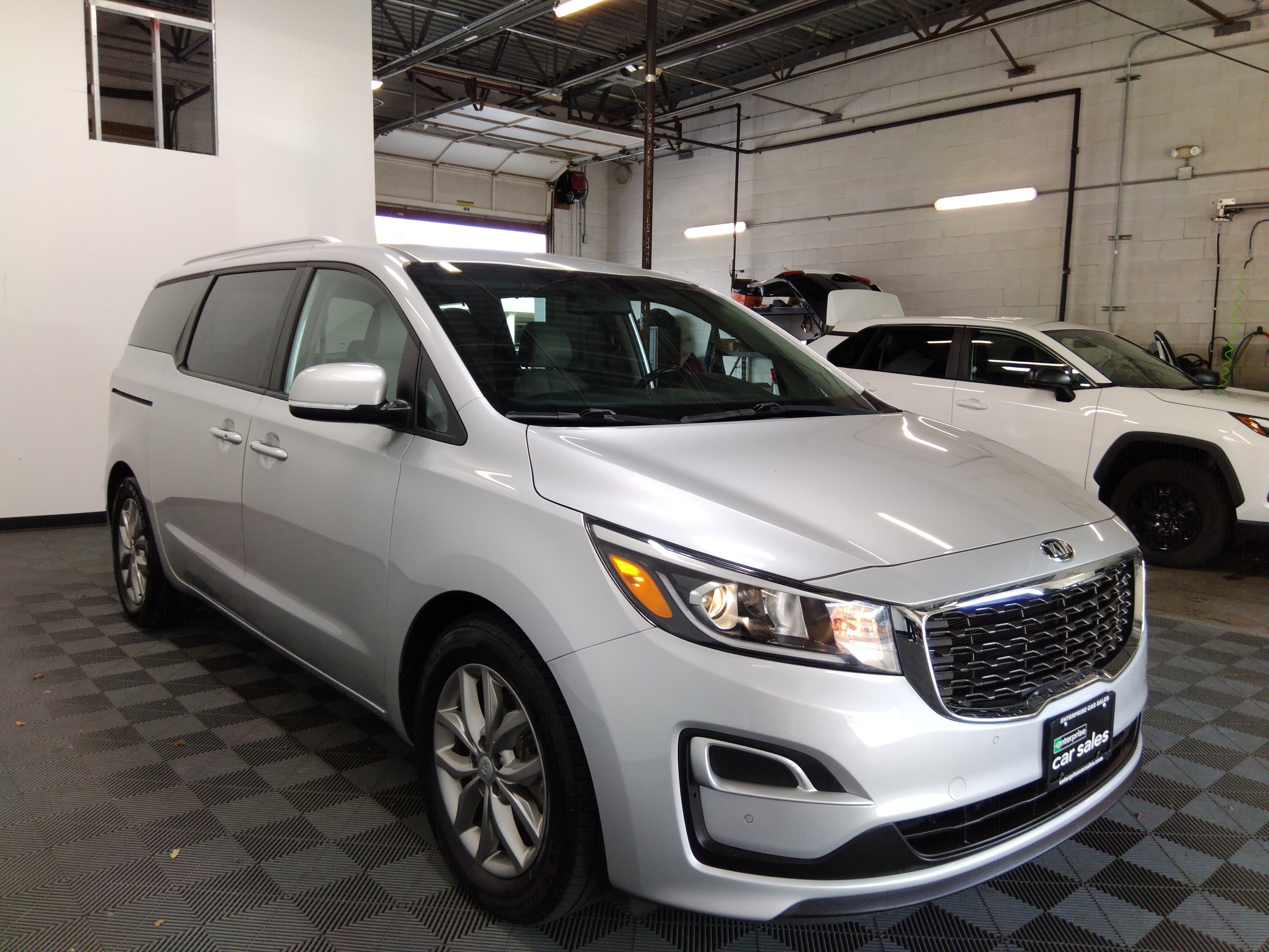 Used 2019 Kia Sedona LX FWD