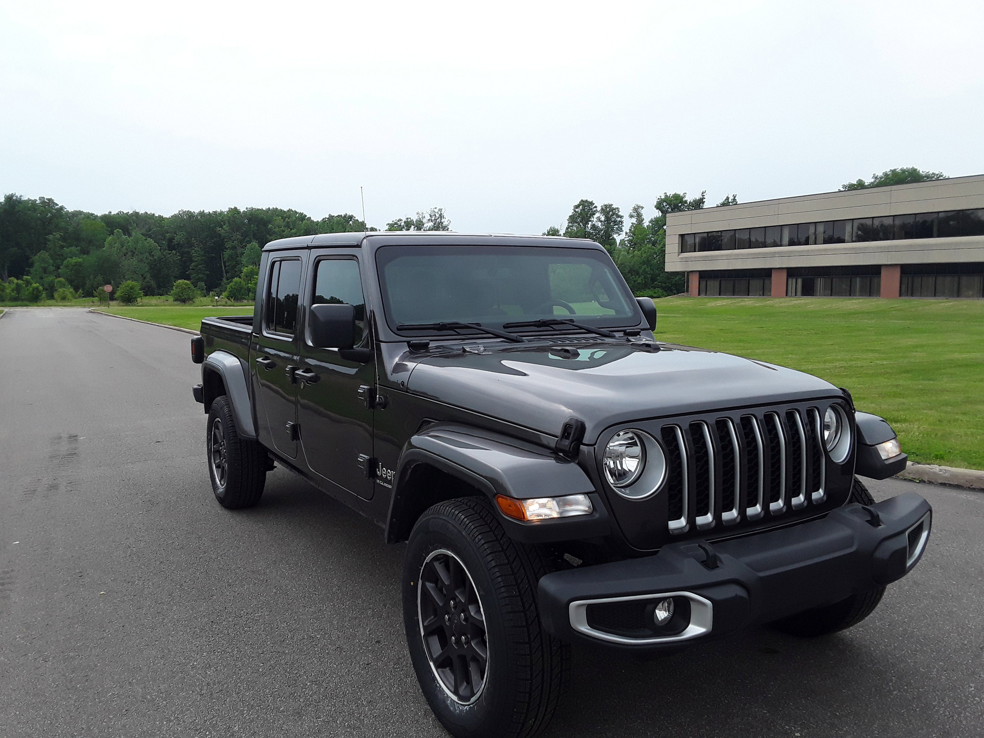 2023 Jeep Gladiator Overland 4x4 *Ltd Avail*