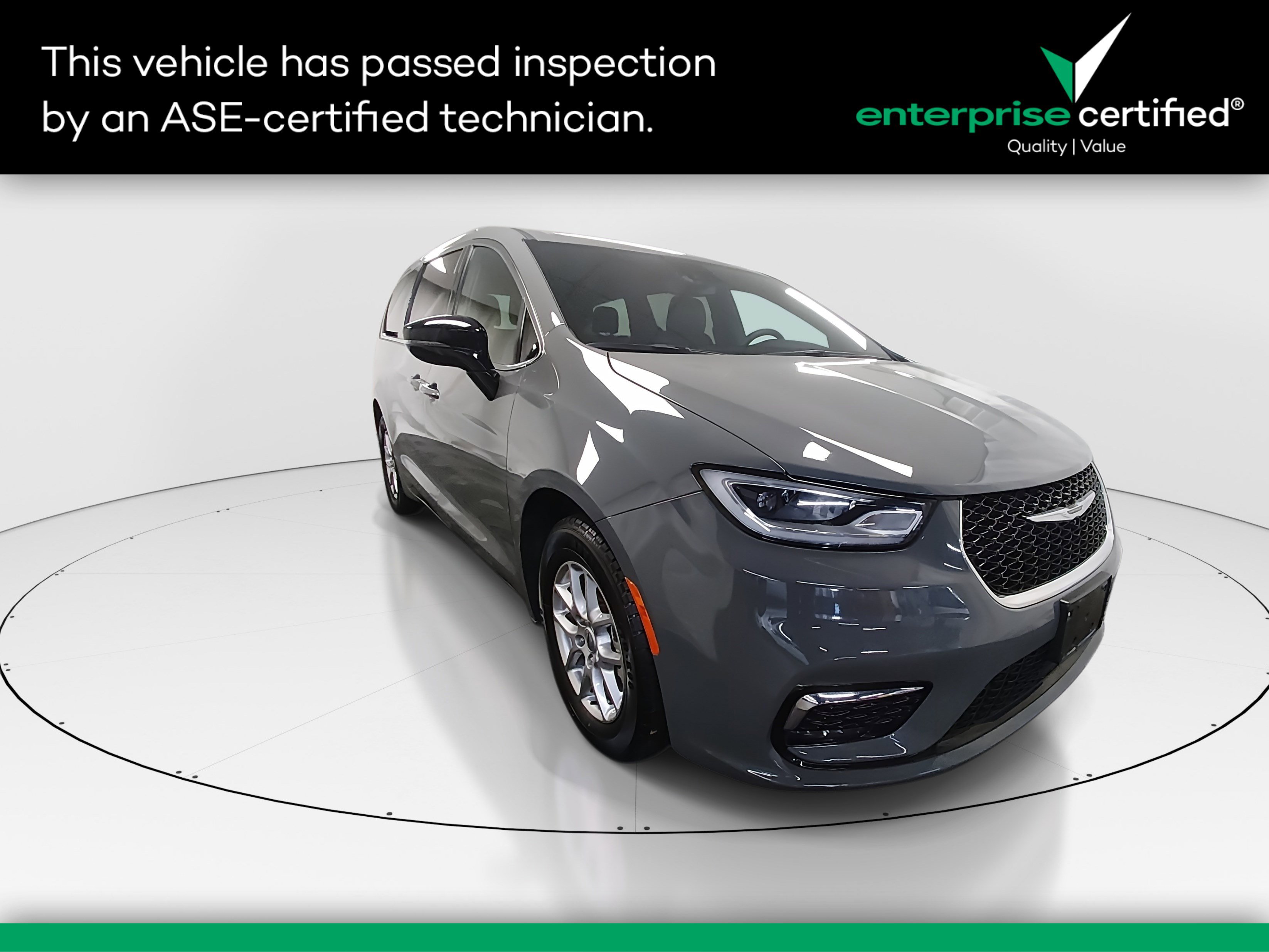 Used 2025 Chrysler Pacifica Select FWD