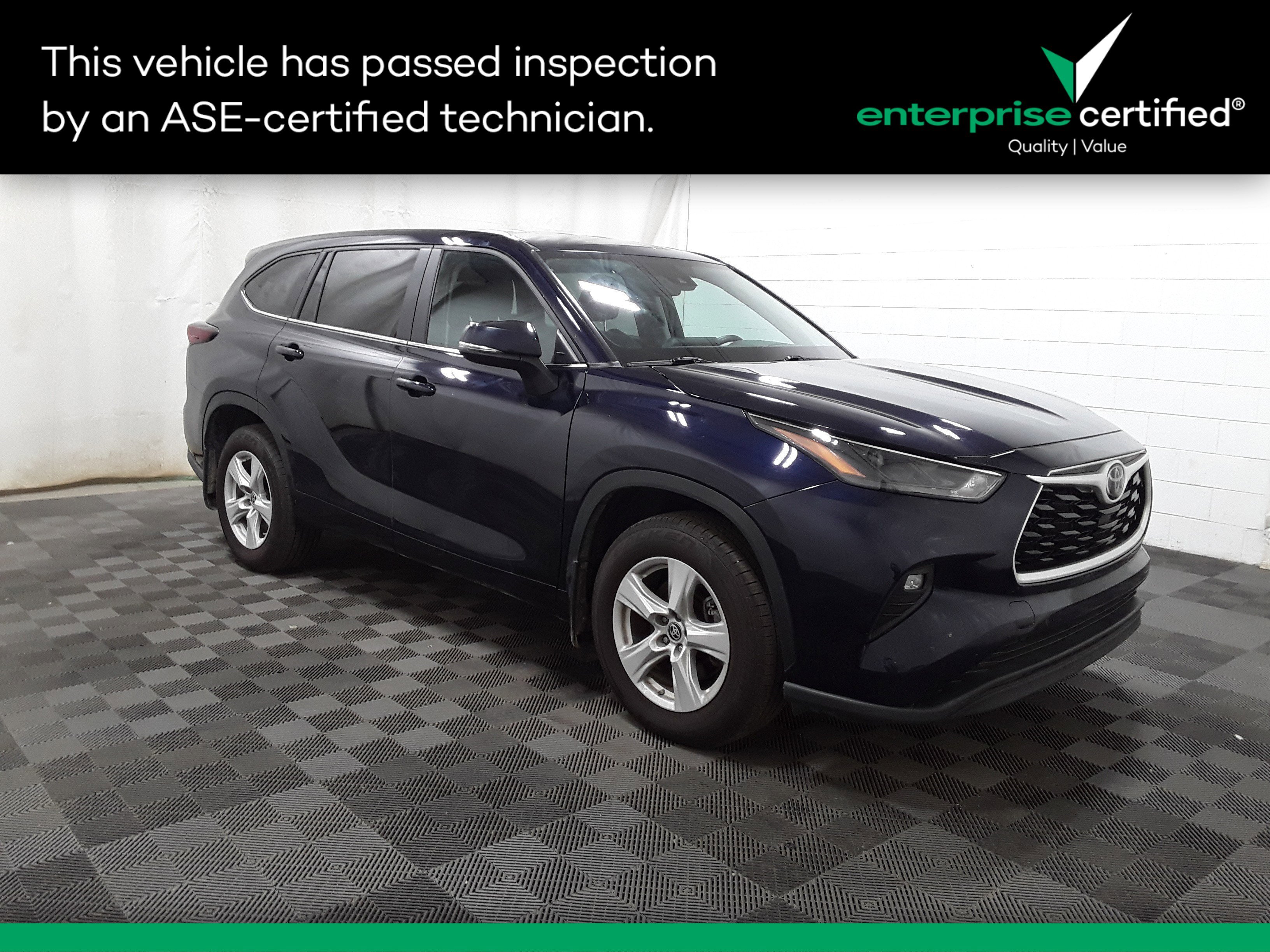 Used 2024 Toyota Highlander LE AWD