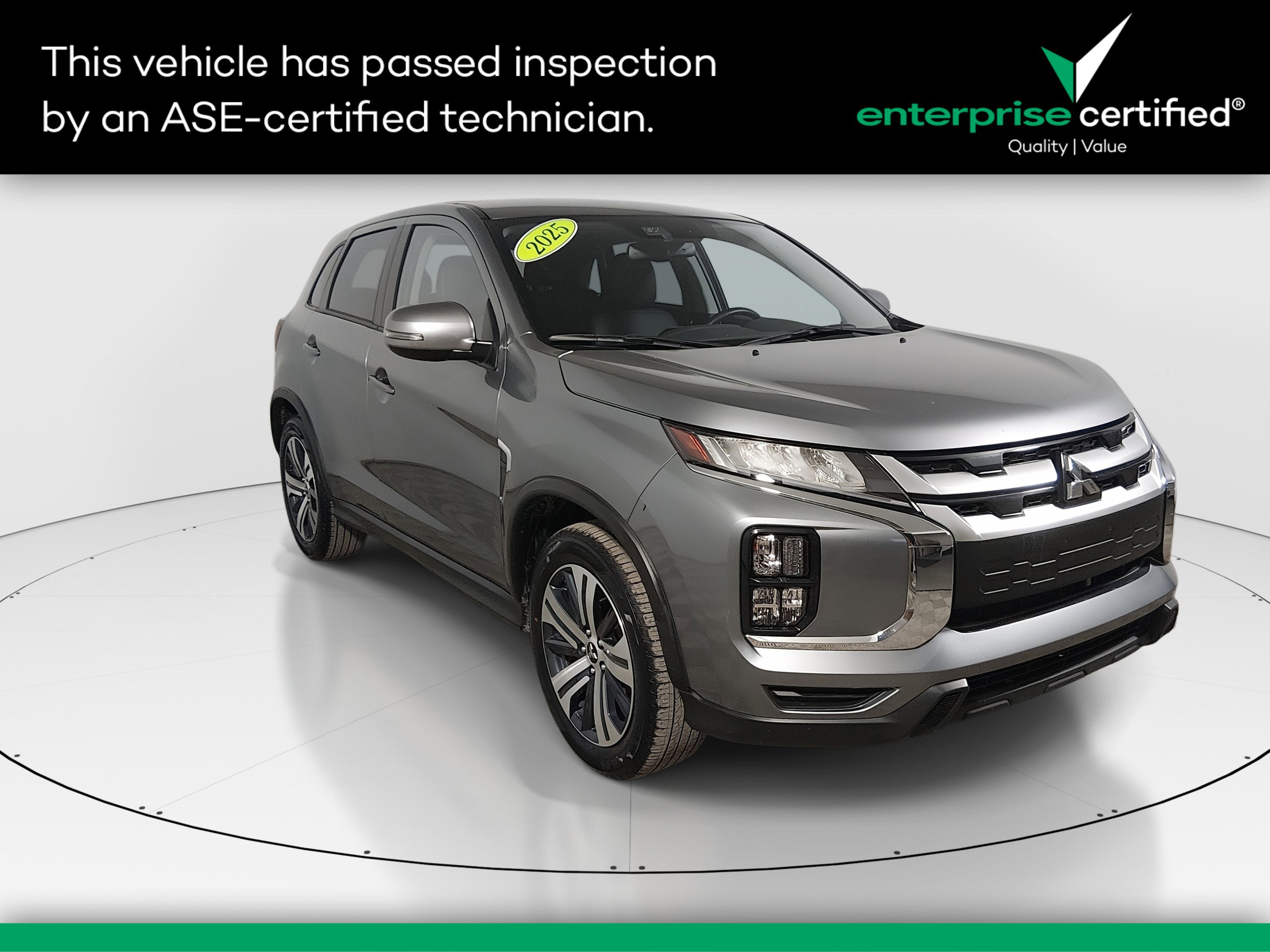 2025 Mitsubishi Outlander Sport SE's photo