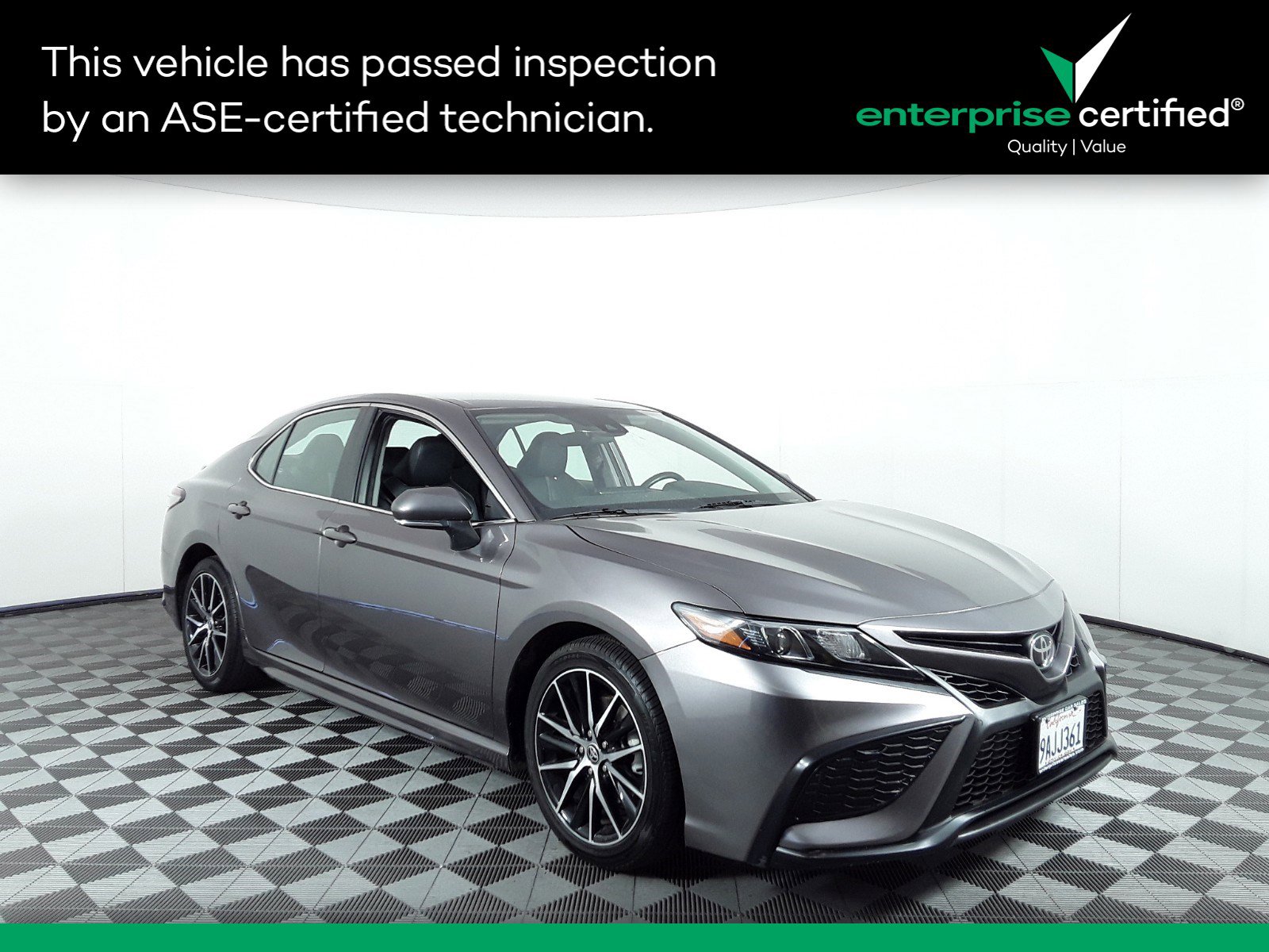 Used 2022 Toyota Camry SE Auto