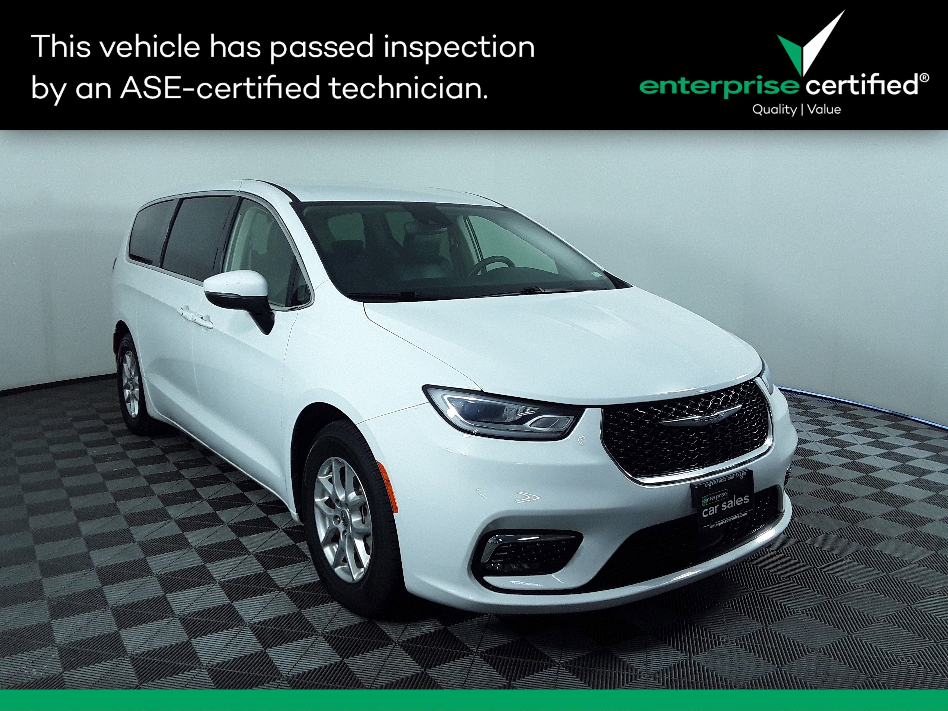 Used 2023 Chrysler Pacifica Touring L FWD