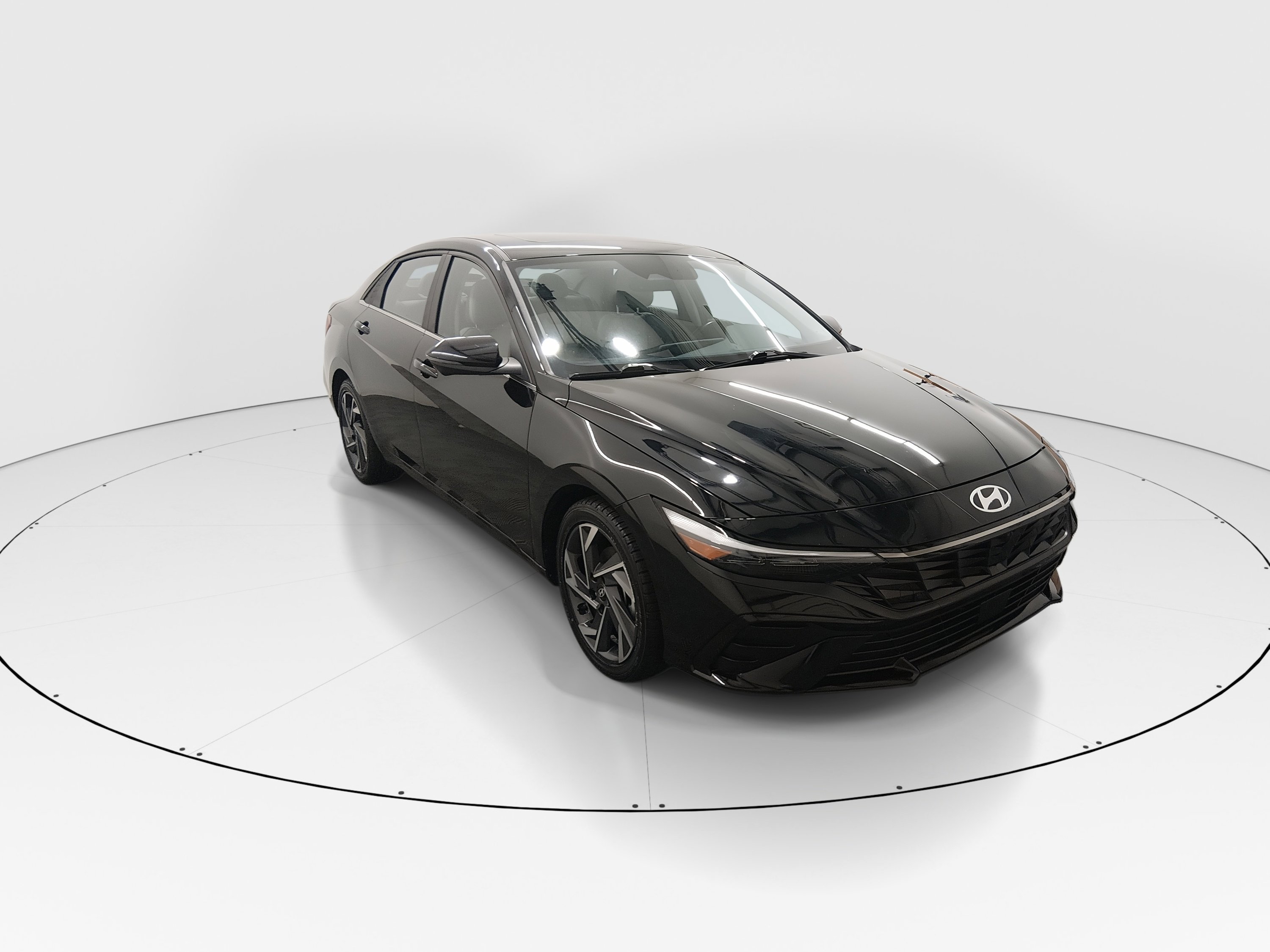 2024 Hyundai Elantra Limited's photo