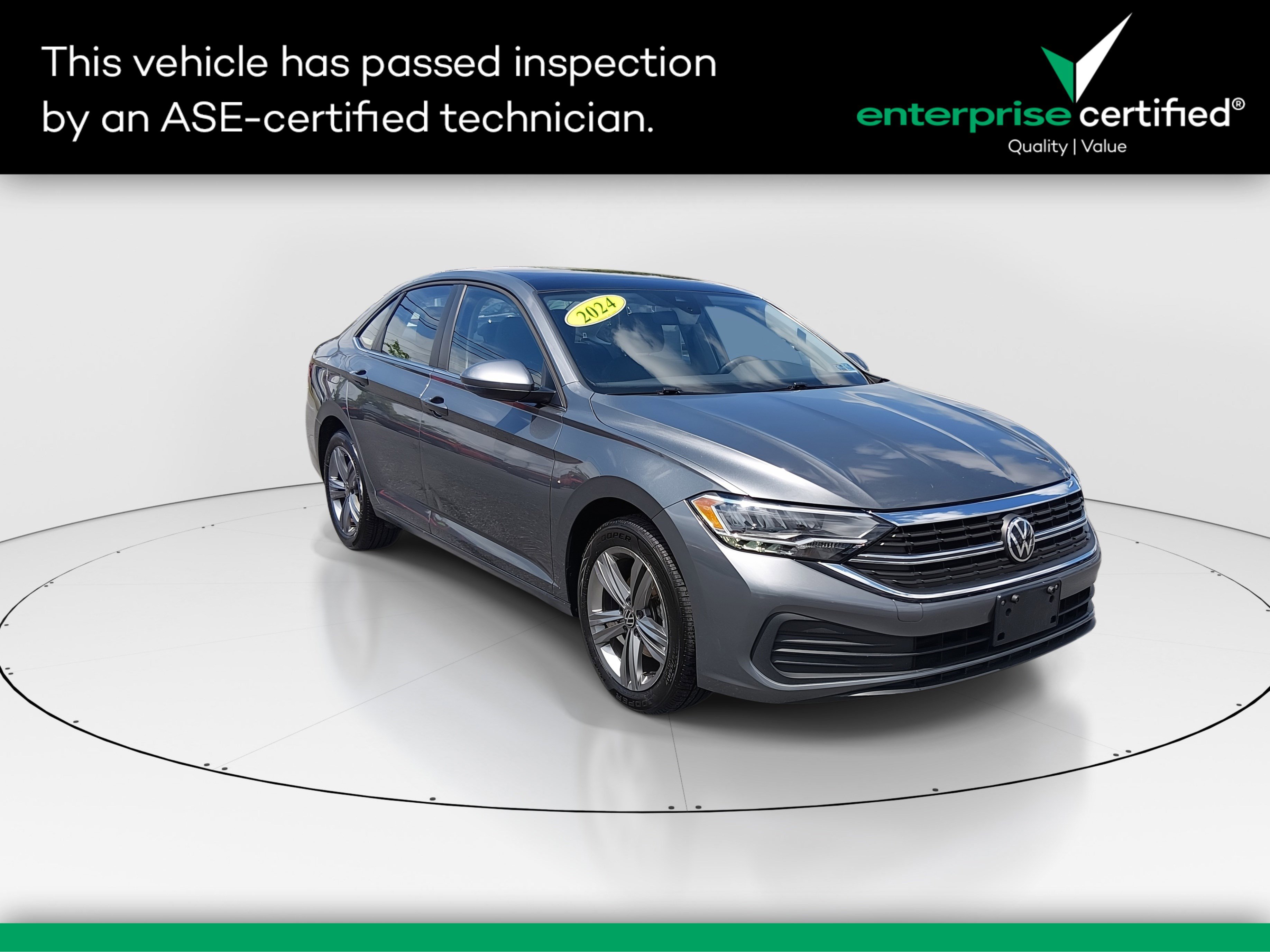 Used 2024 Volkswagen Jetta SE Auto