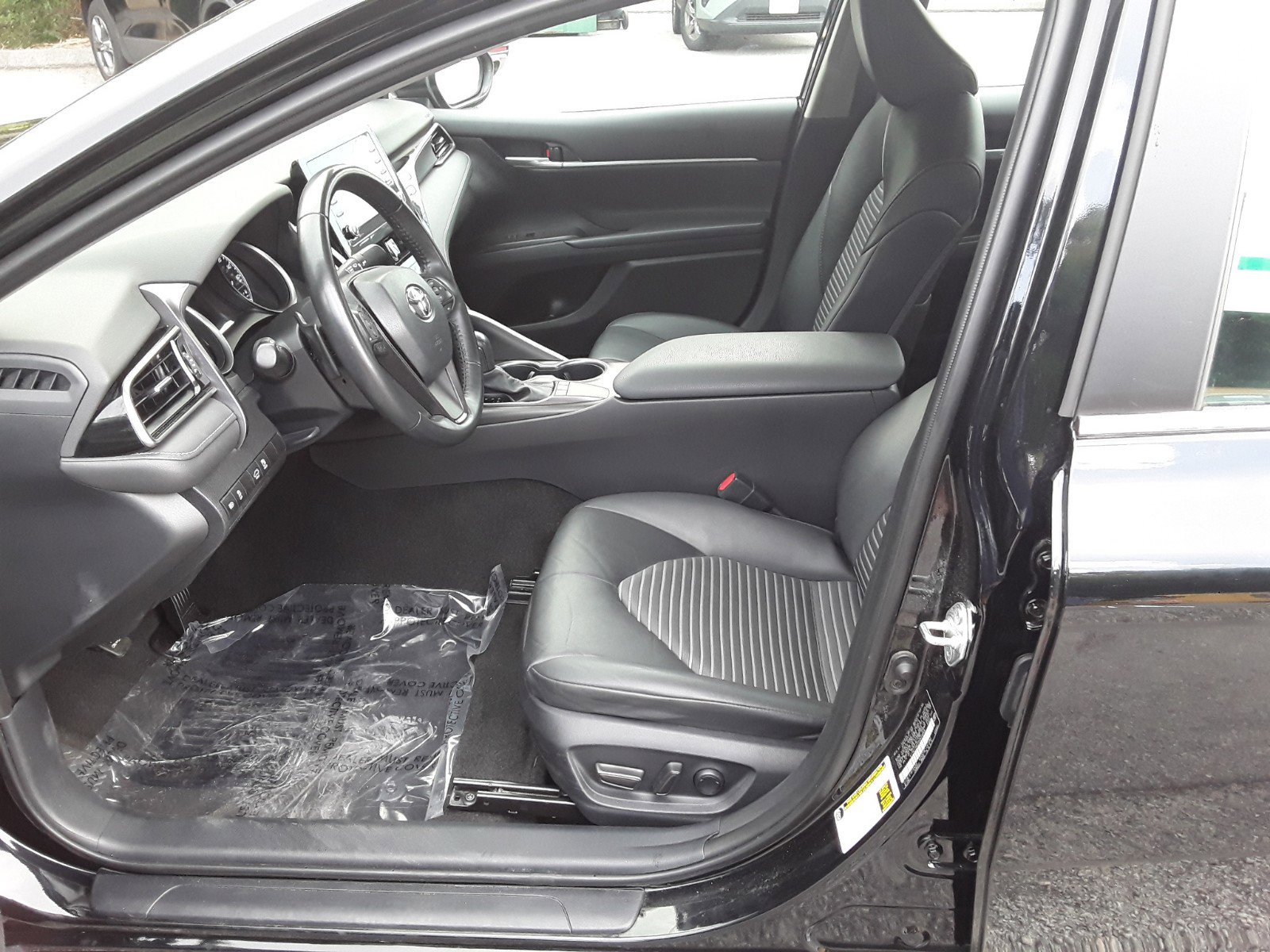 Image 7 of Used 2023 Toyota Camry SE Auto