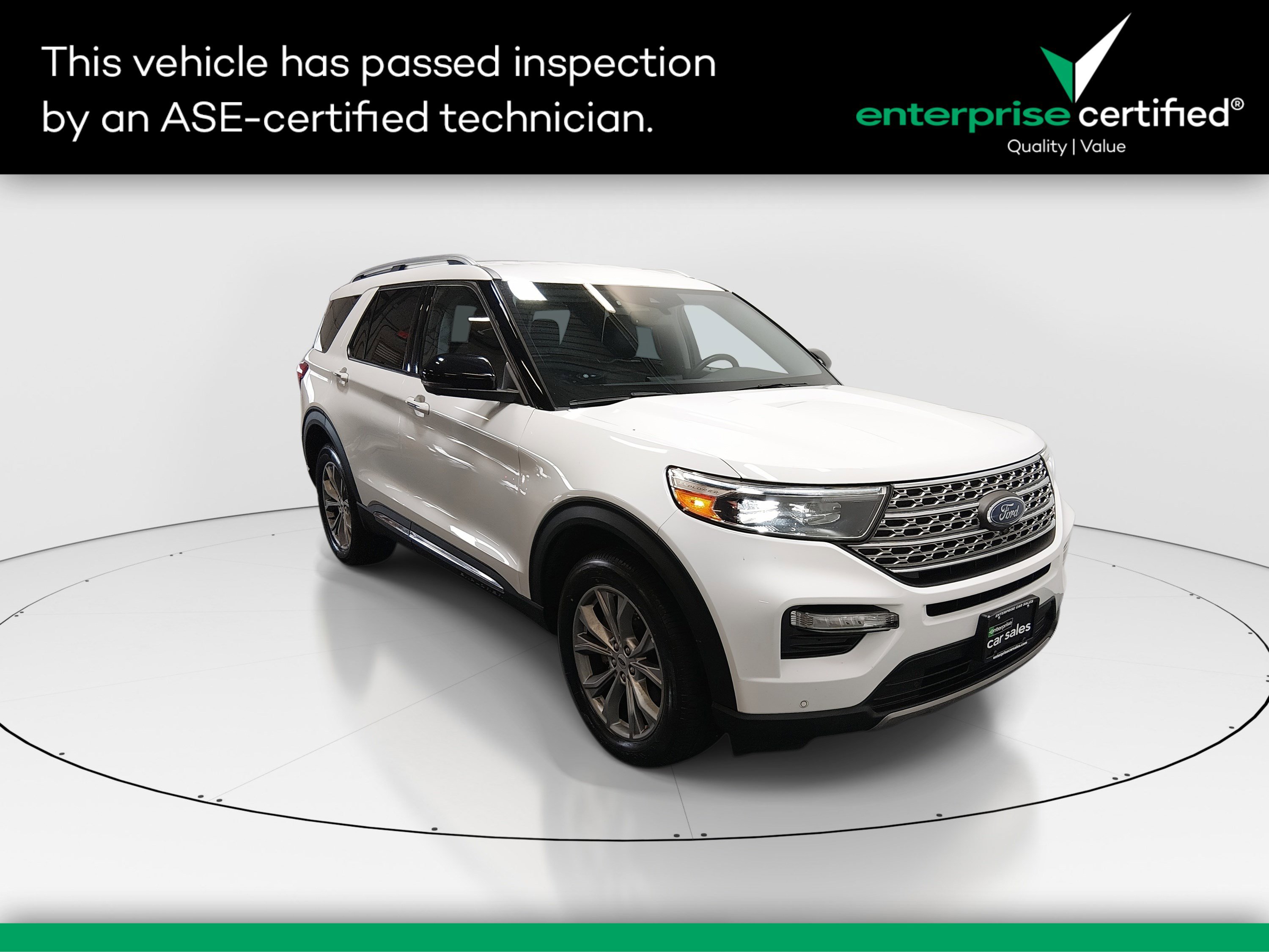 2023 Ford Explorer Limited's photo