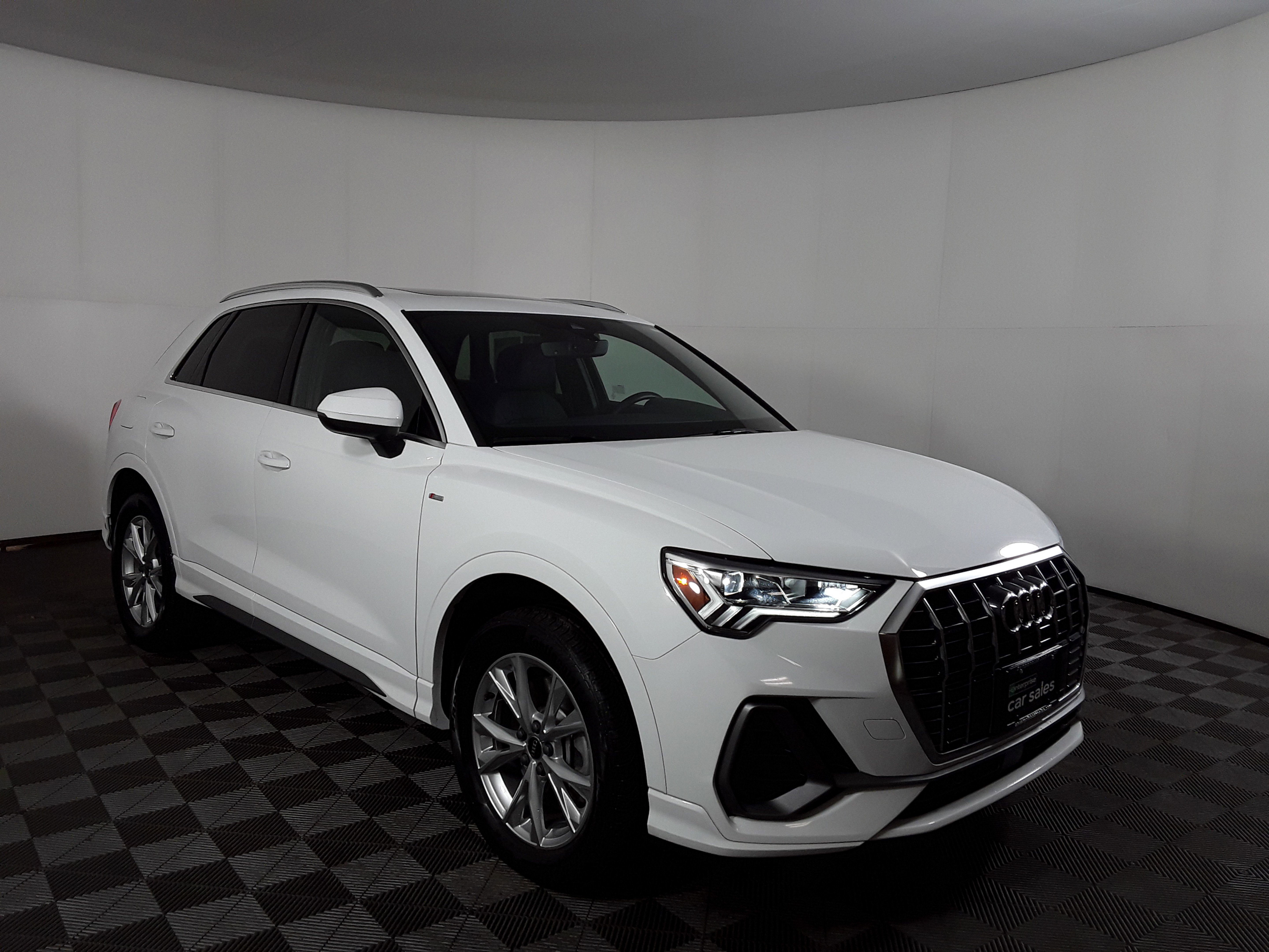 2024 Audi Q3 S line Premium 45 TFSI quattro