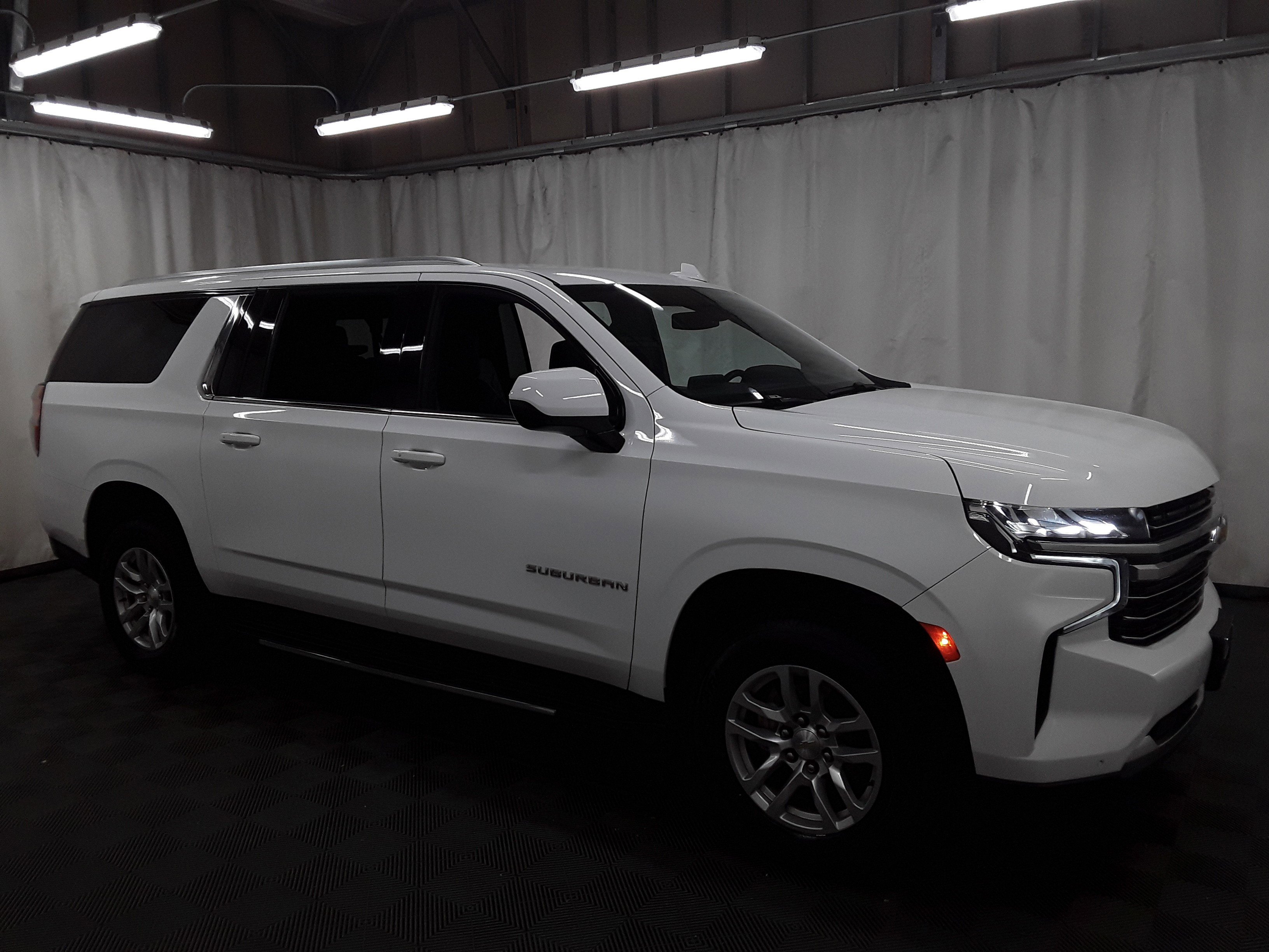 2023 Chevrolet Suburban 4WD 4dr LT