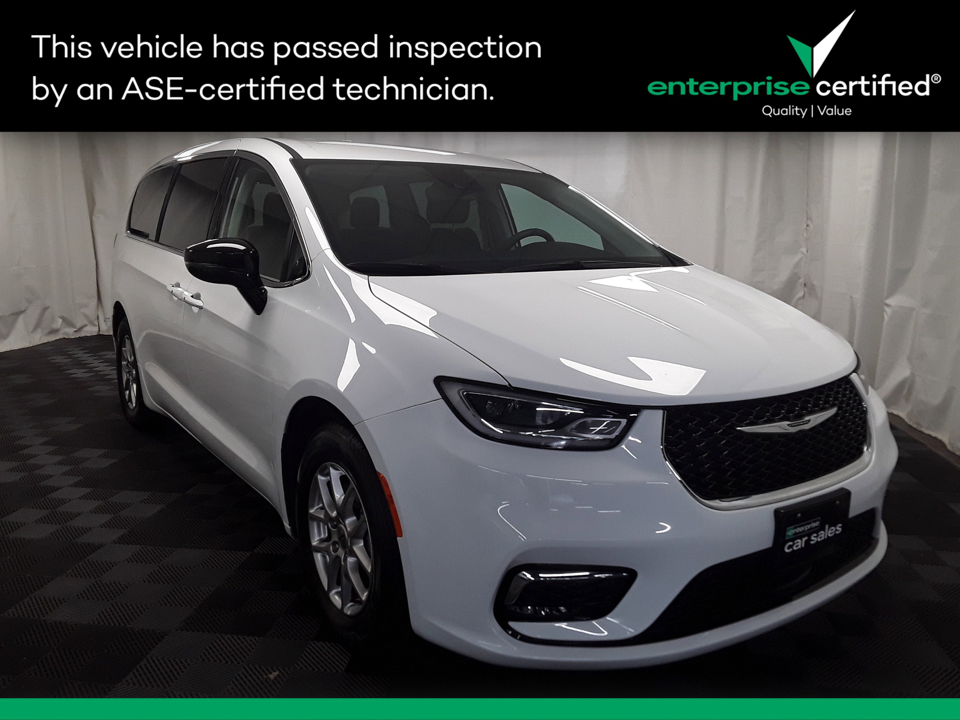 Used 2024 Chrysler Pacifica Touring L FWD