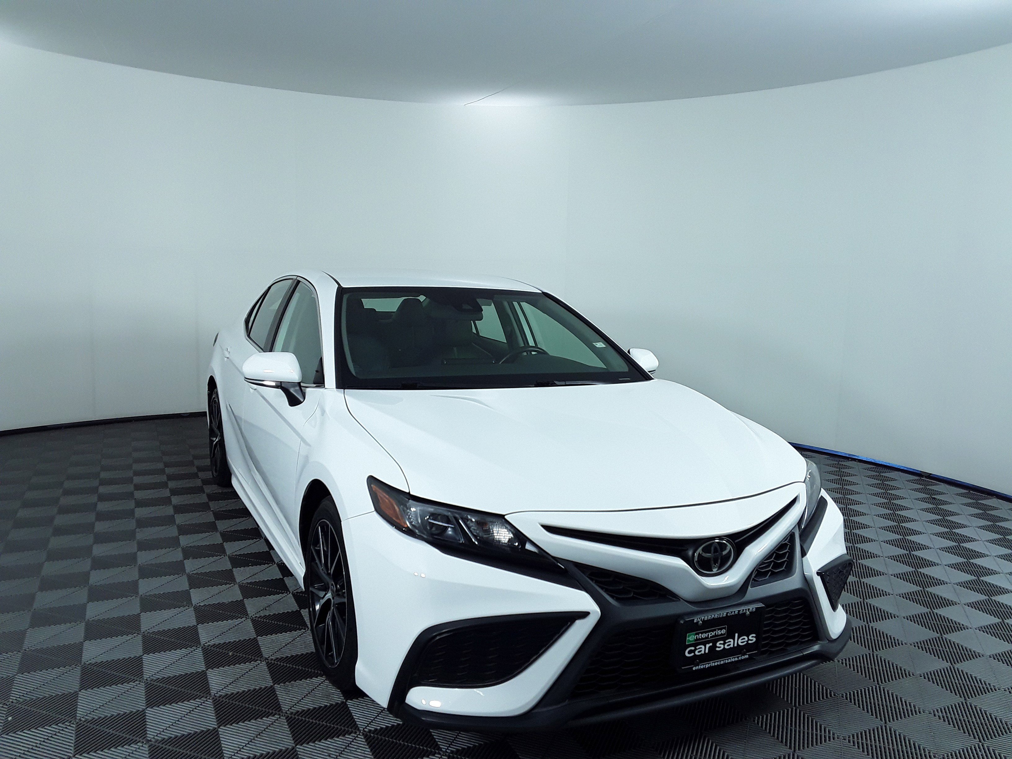 2022 Toyota Camry SE Auto